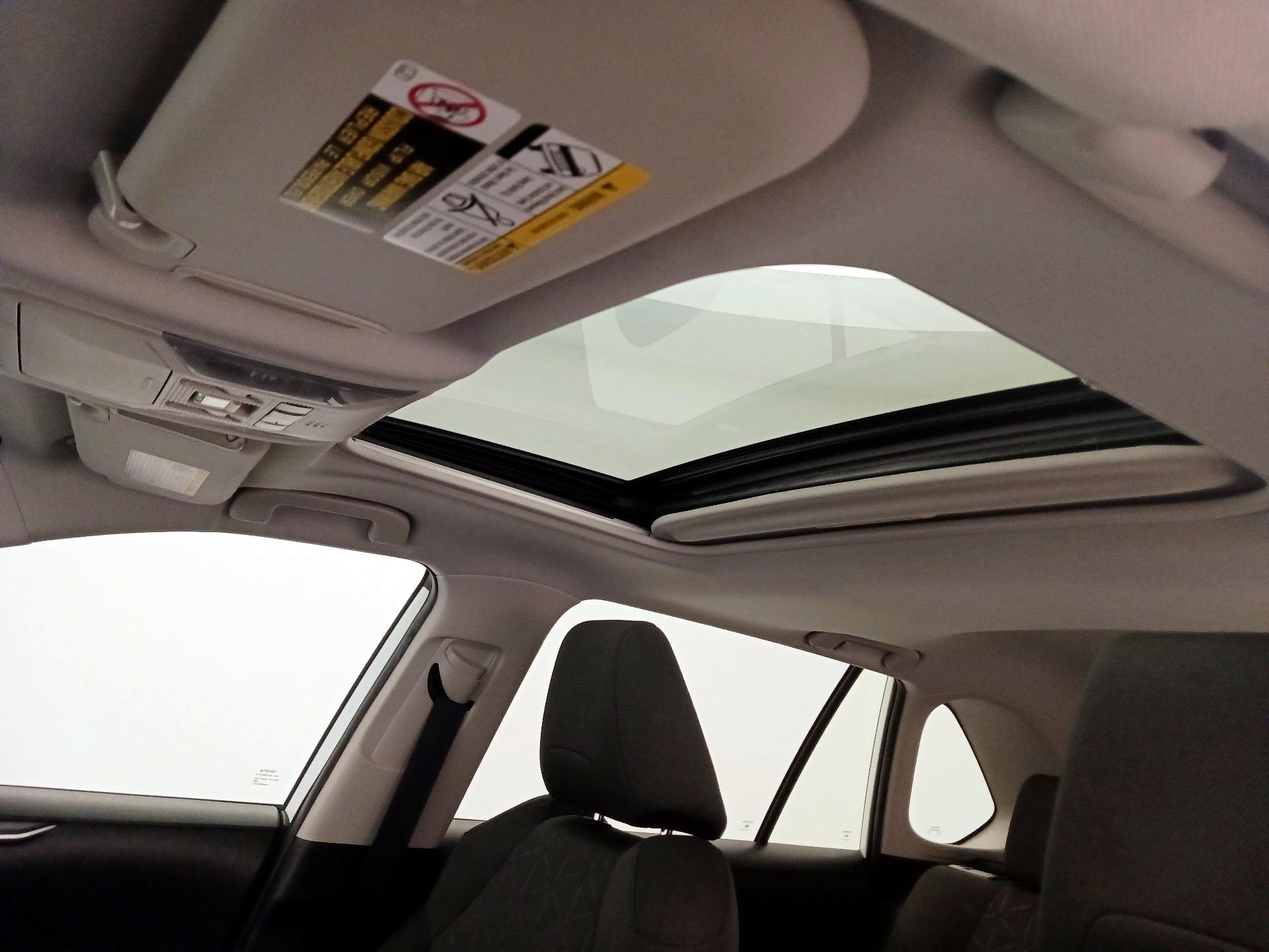 Thumbnail: 2021 Toyota RAV4 - 19