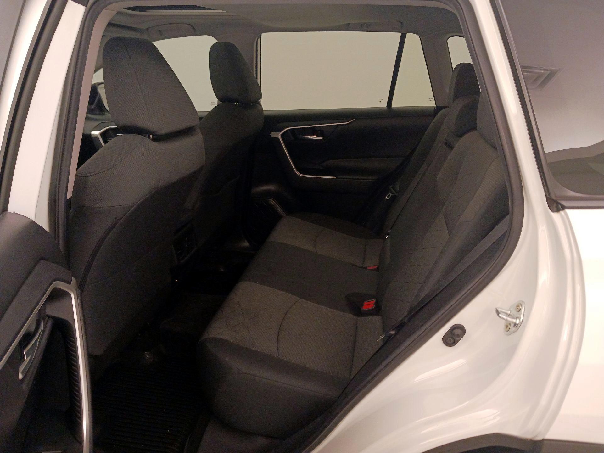 Thumbnail: 2021 Toyota RAV4 - 20