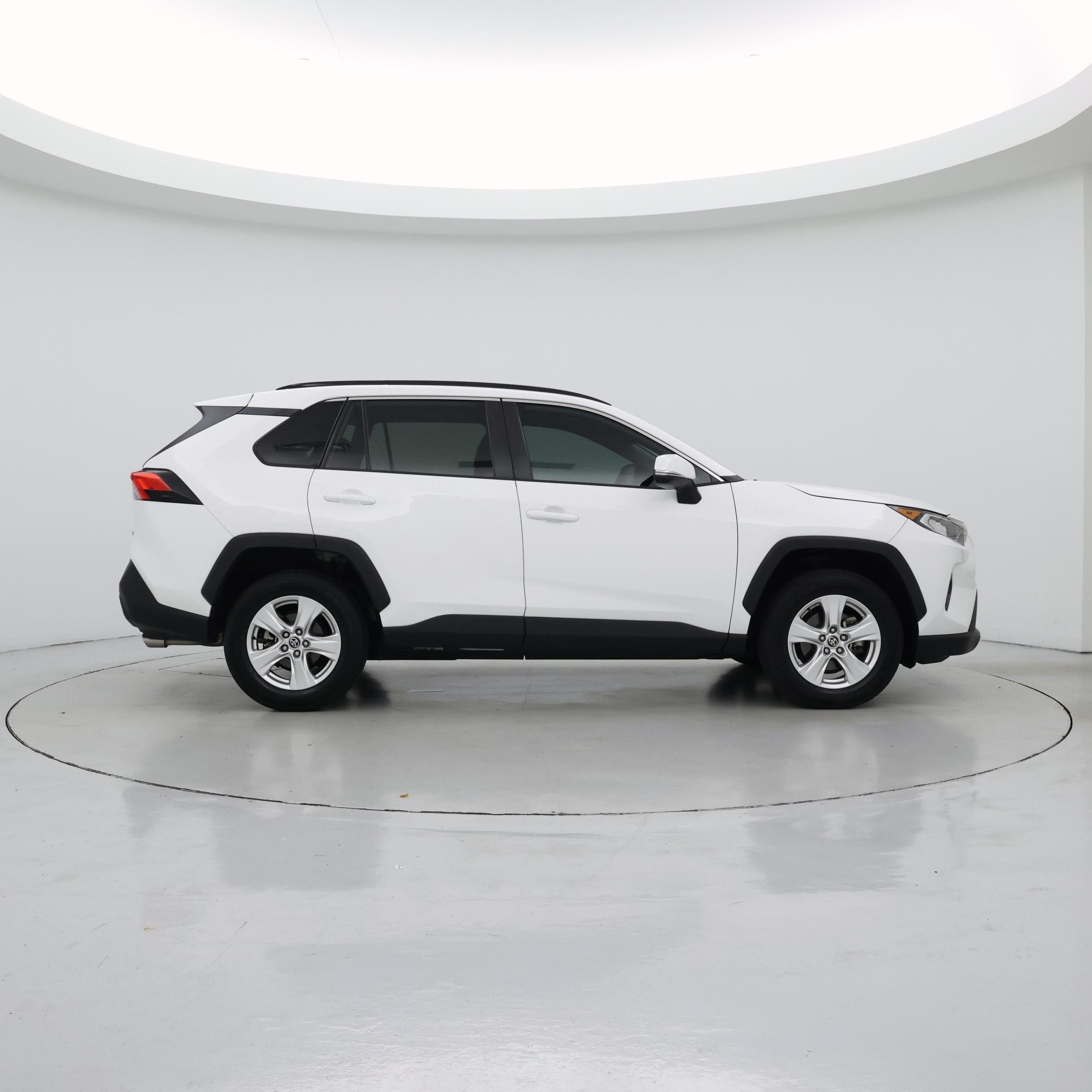 Thumbnail: 2021 Toyota RAV4 - 7