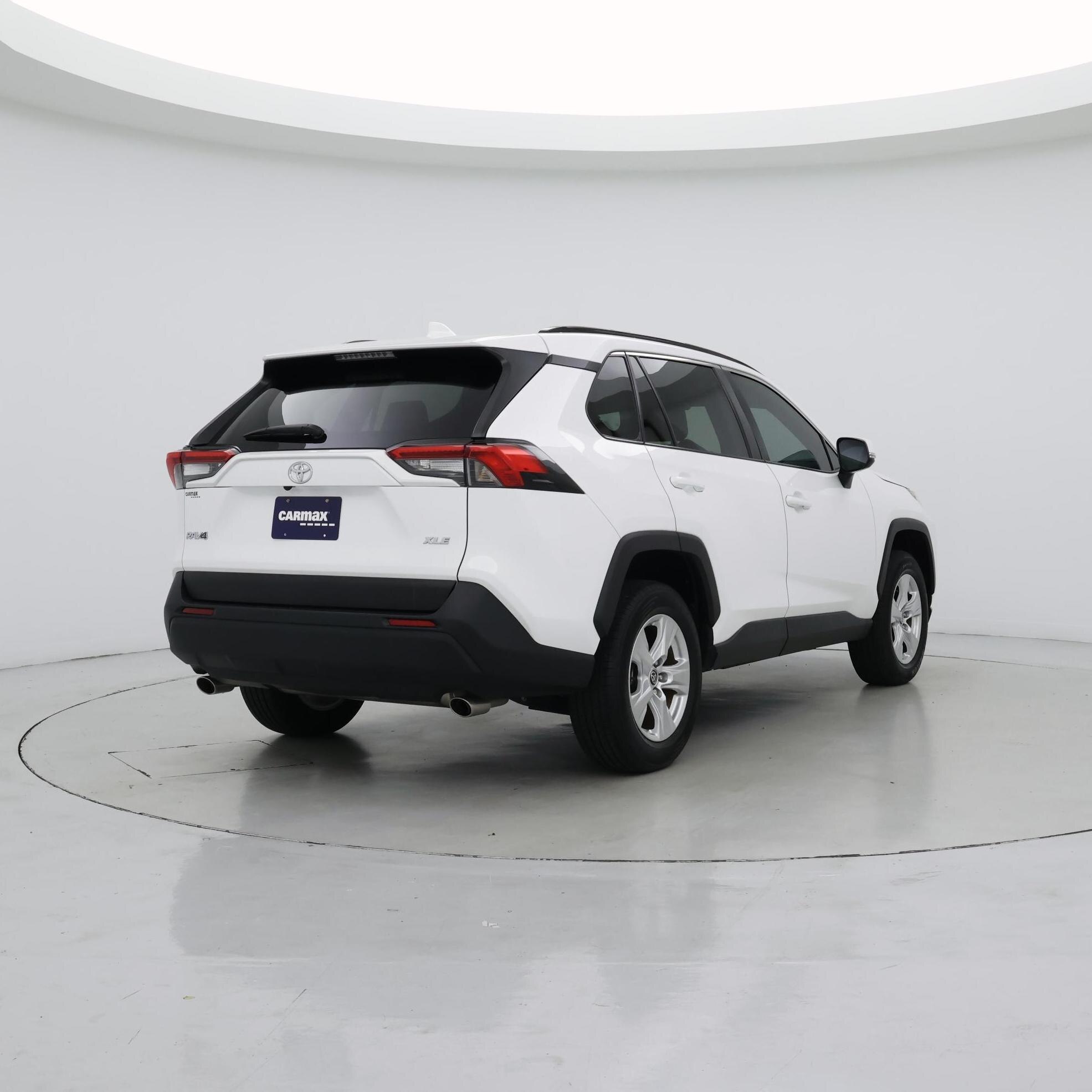Thumbnail: 2021 Toyota RAV4 - 8