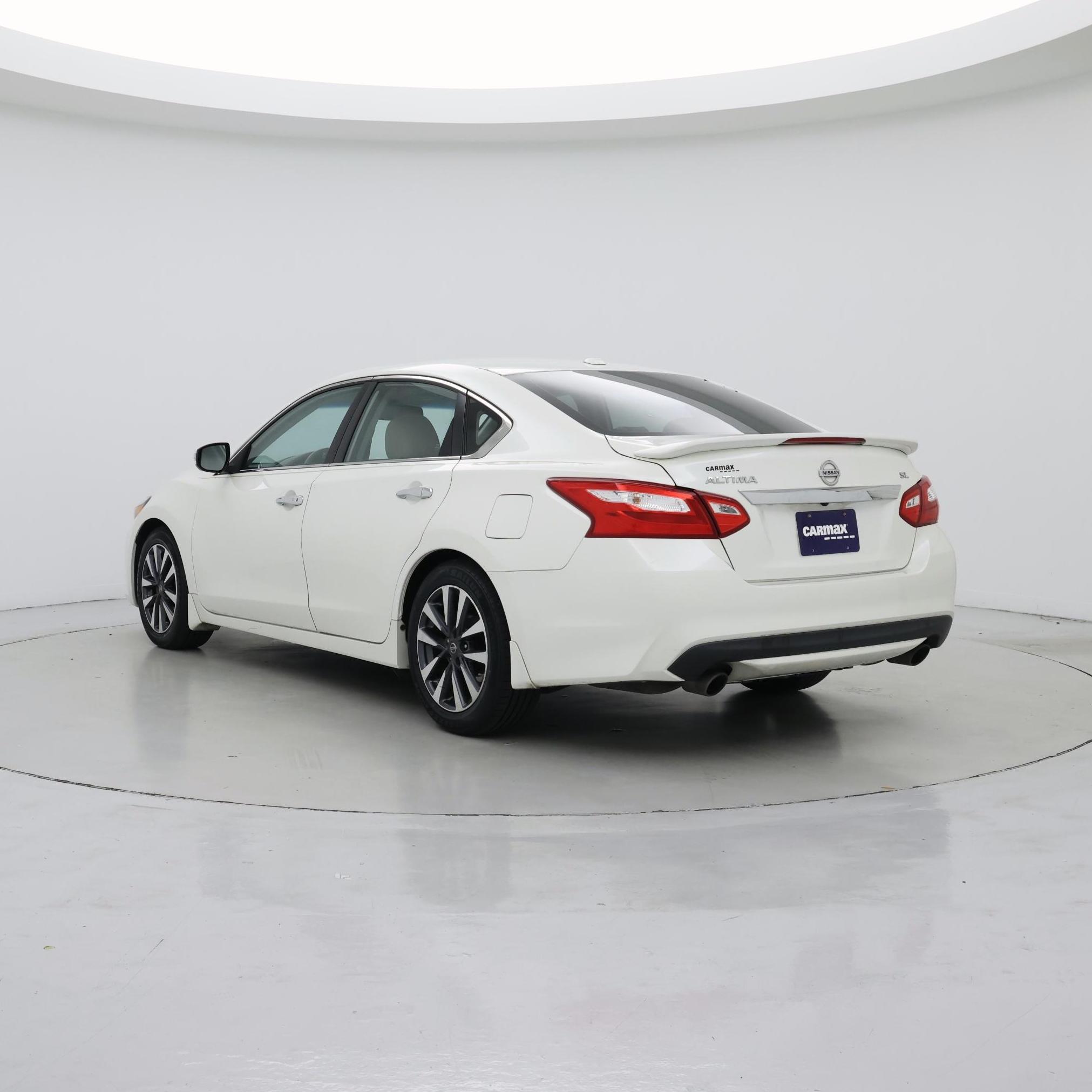 Thumbnail: 2017 Nissan Altima - 2