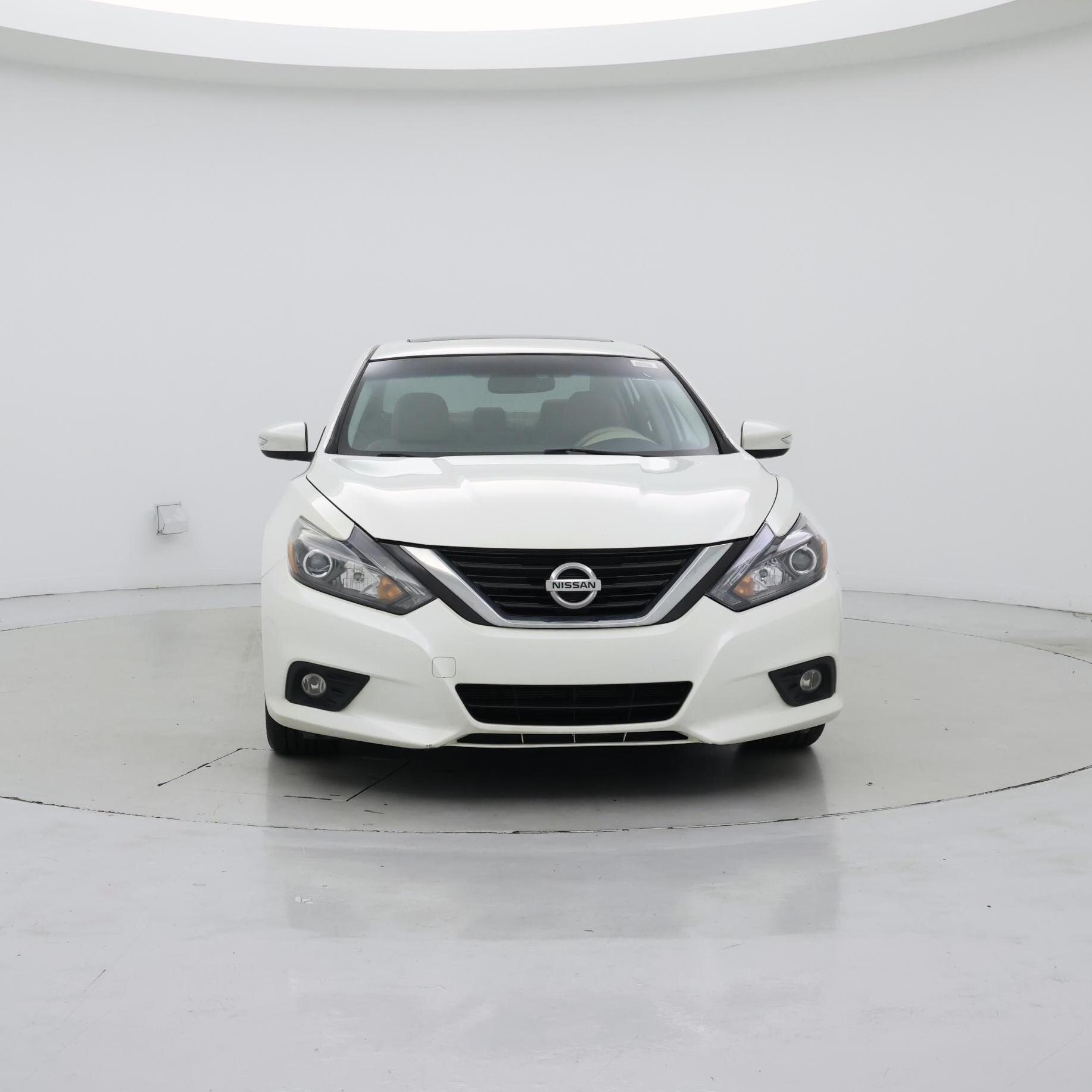 Thumbnail: 2017 Nissan Altima - 5