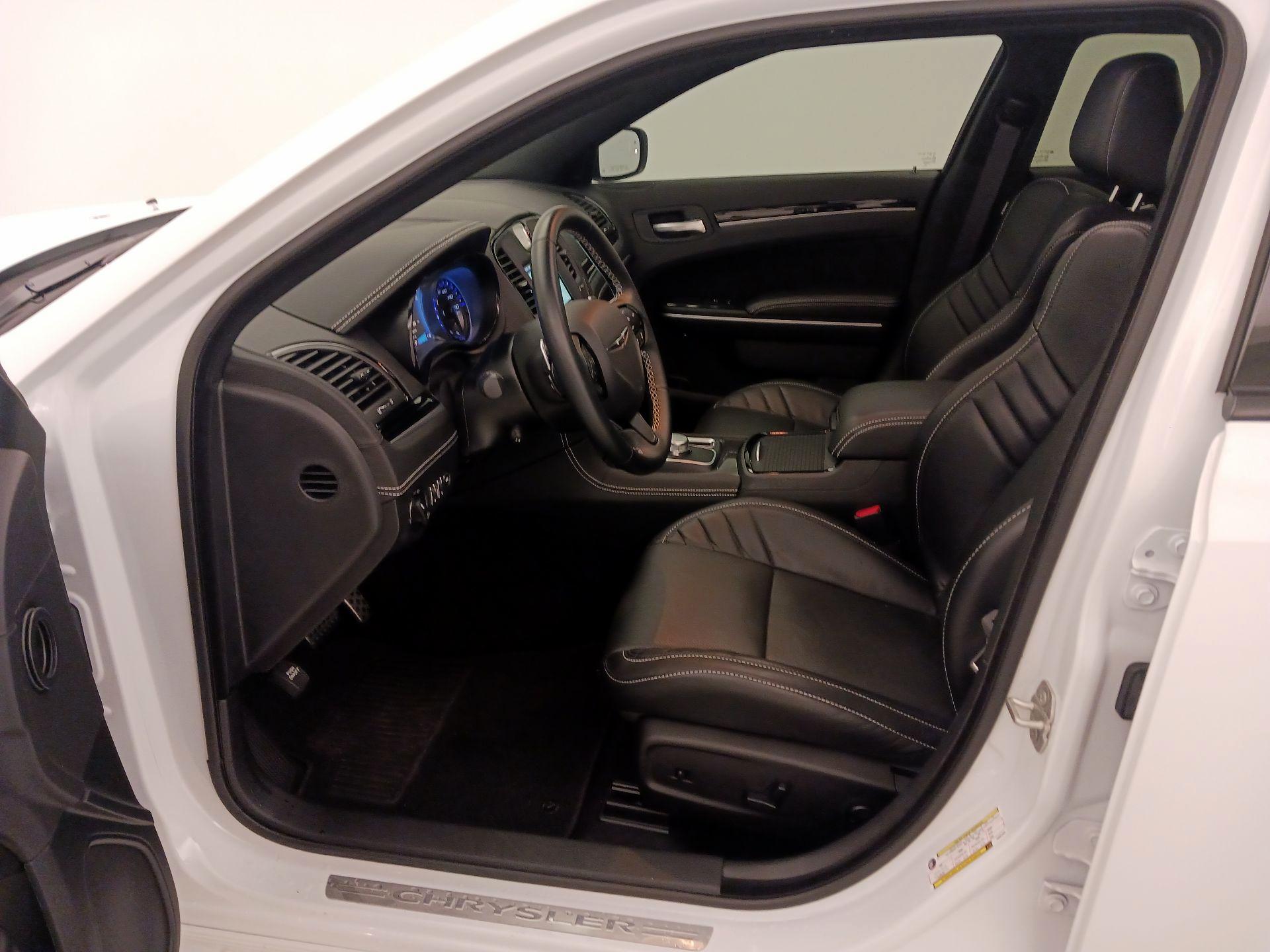 Thumbnail: 2023 Chrysler 300 - 11