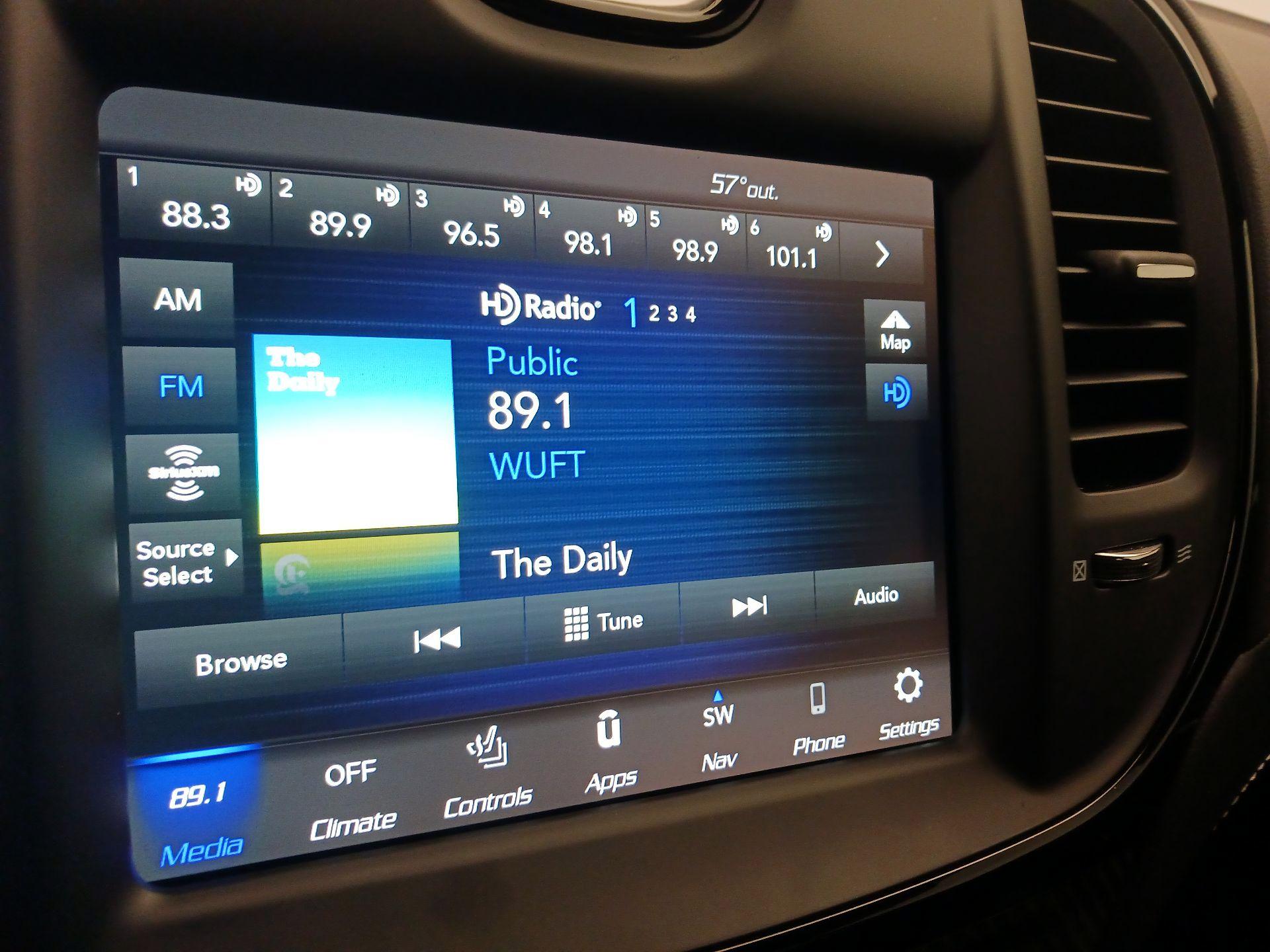 Thumbnail: 2023 Chrysler 300 - 16