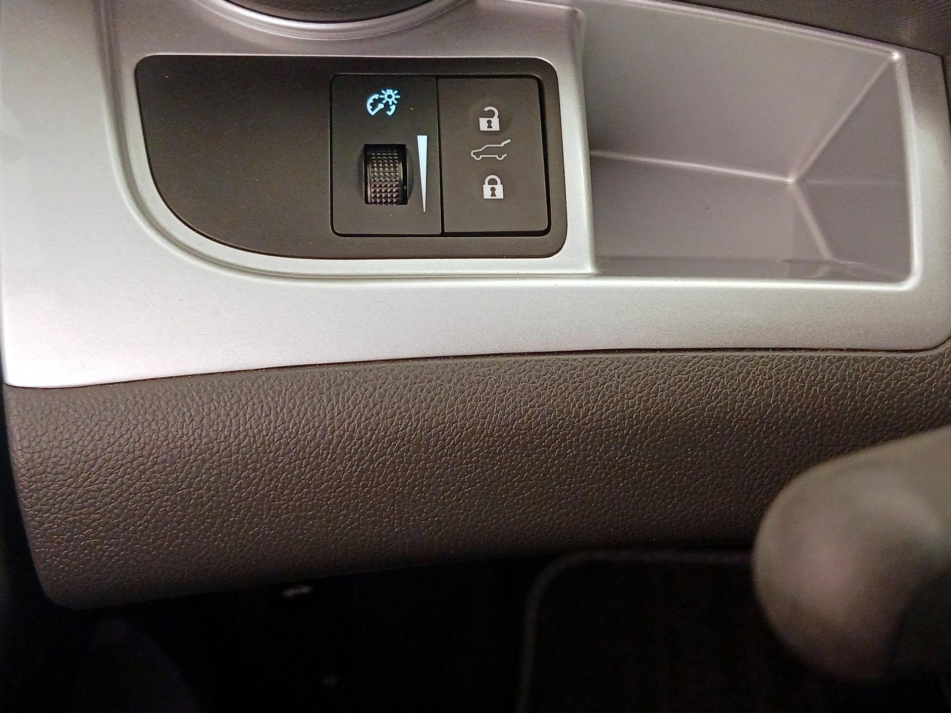 Thumbnail: 2014 Chevrolet Spark - 13