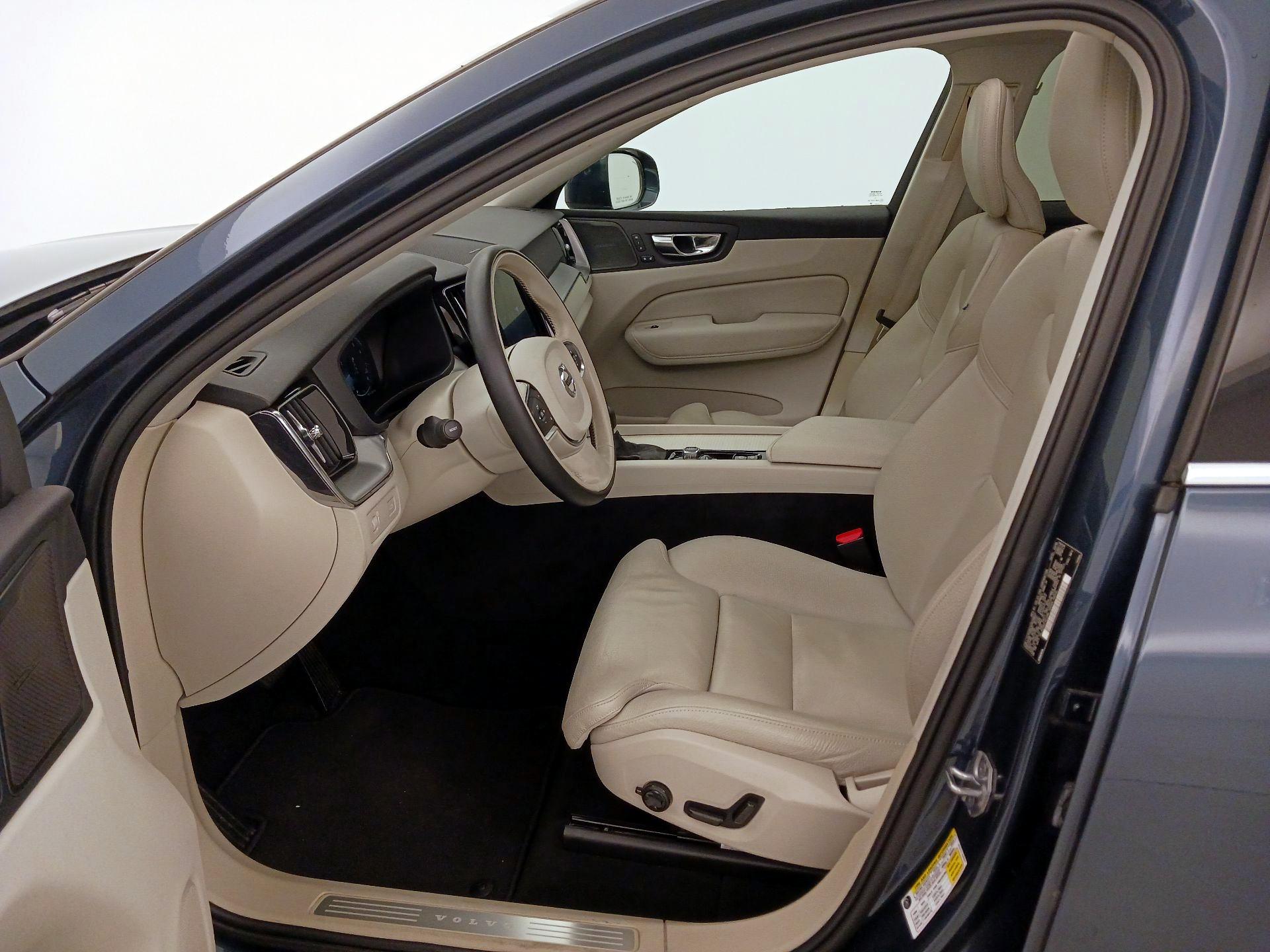 Thumbnail: 2019 Volvo XC60 - 11