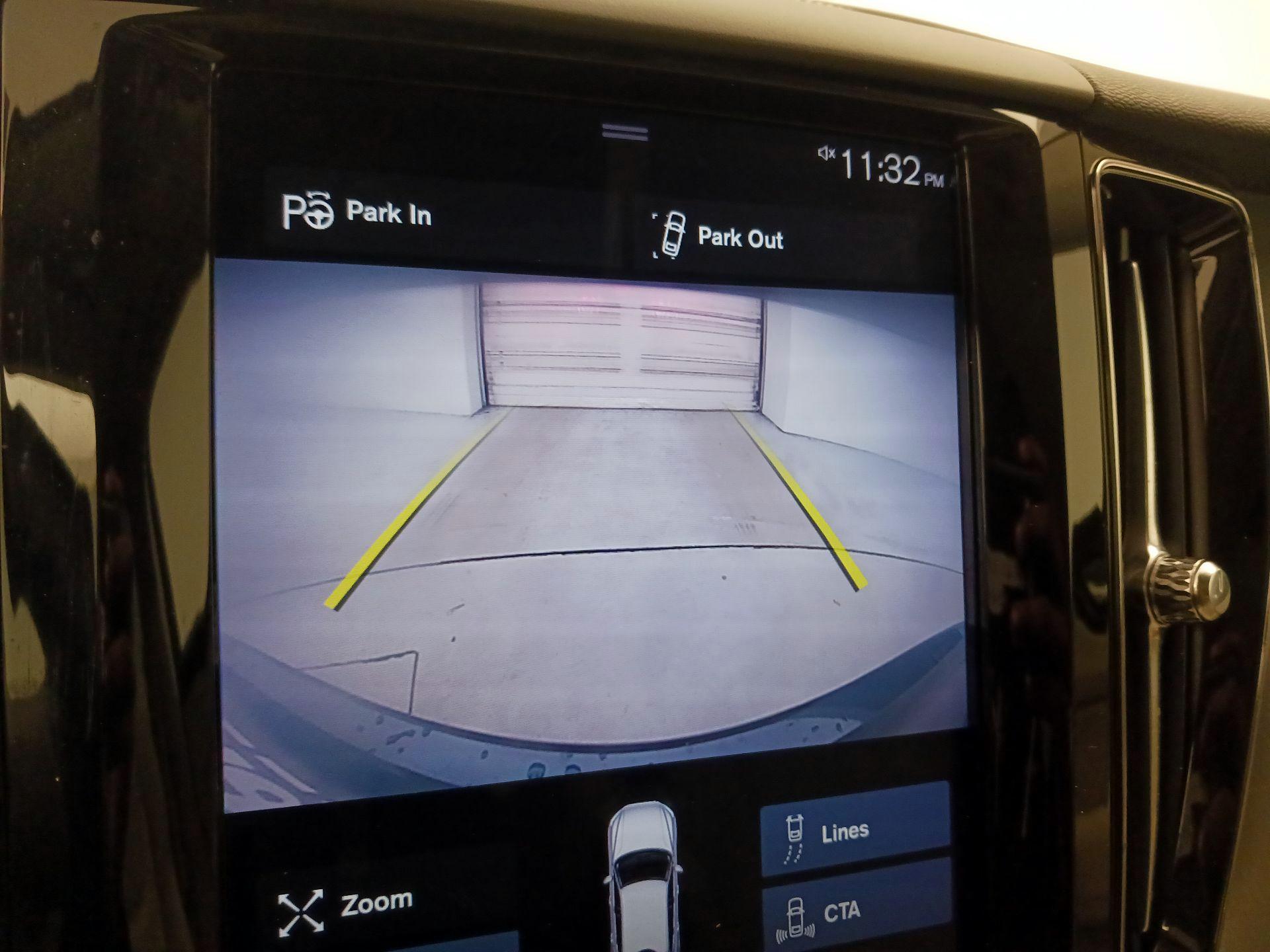 Thumbnail: 2019 Volvo XC60 - 15