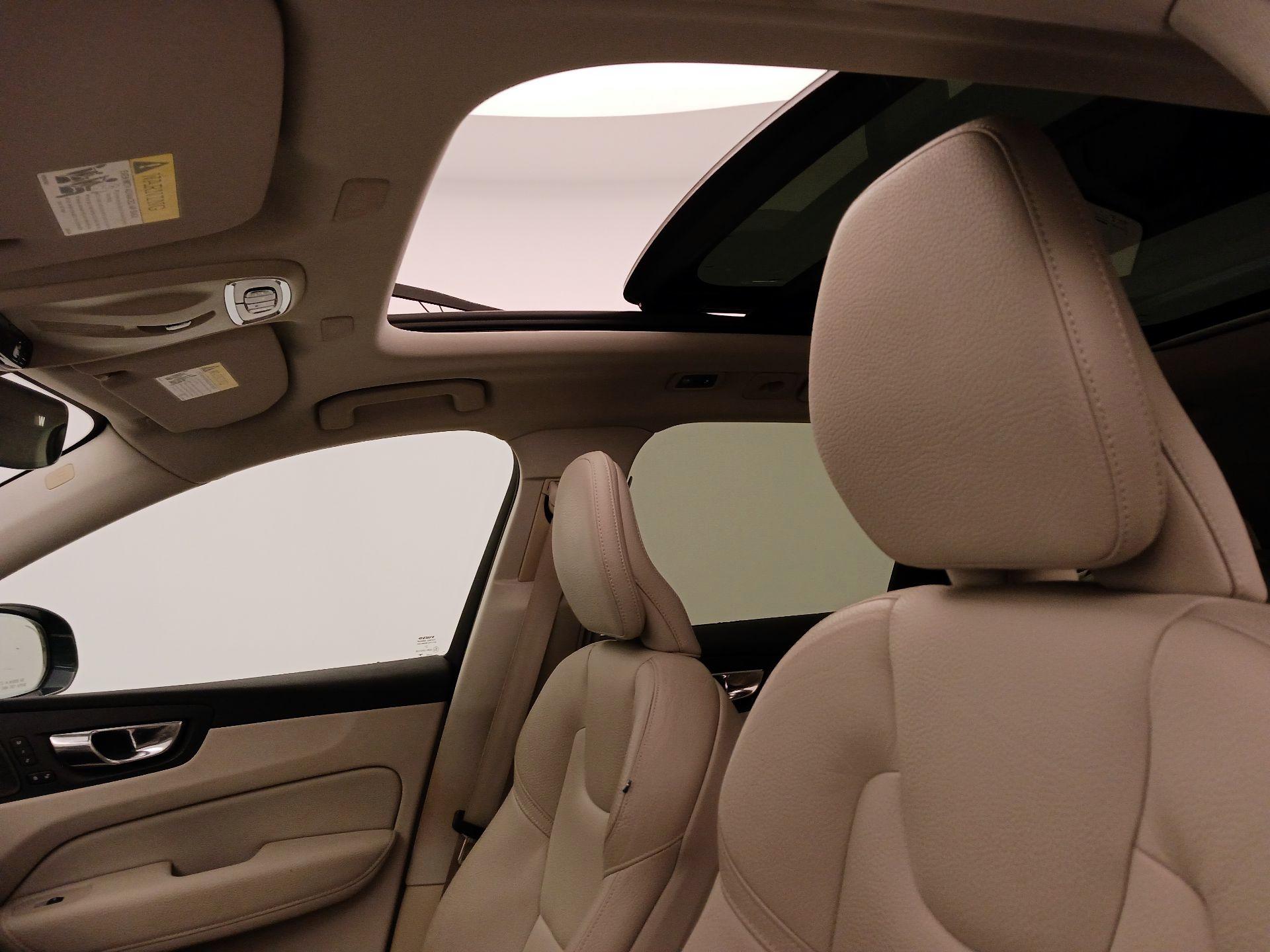 Thumbnail: 2019 Volvo XC60 - 20