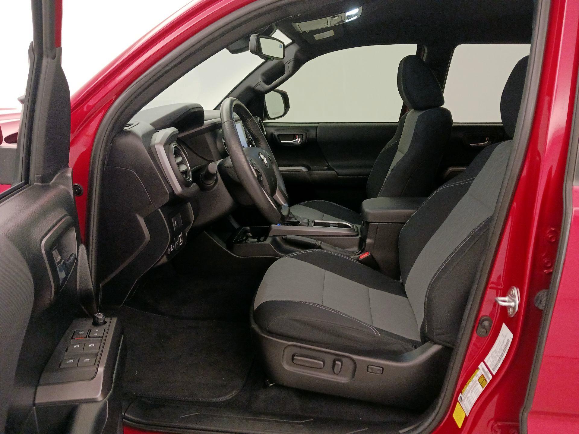 Thumbnail: 2021 Toyota Tacoma - 11