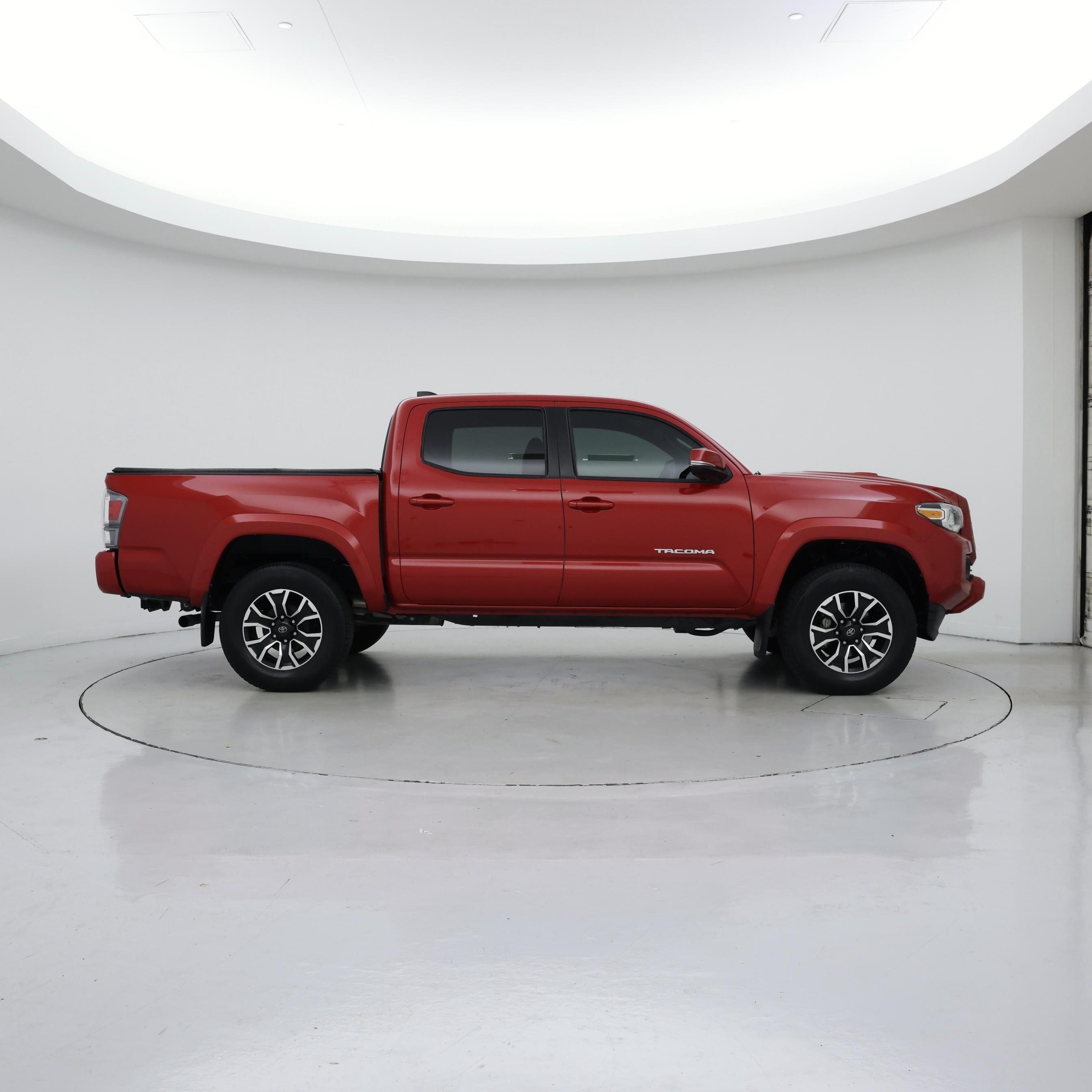 Thumbnail: 2021 Toyota Tacoma - 7