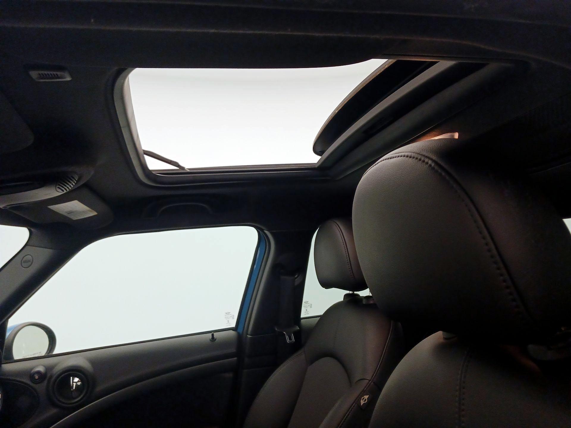 Thumbnail: 2016 MINI Cooper Countryman - 17