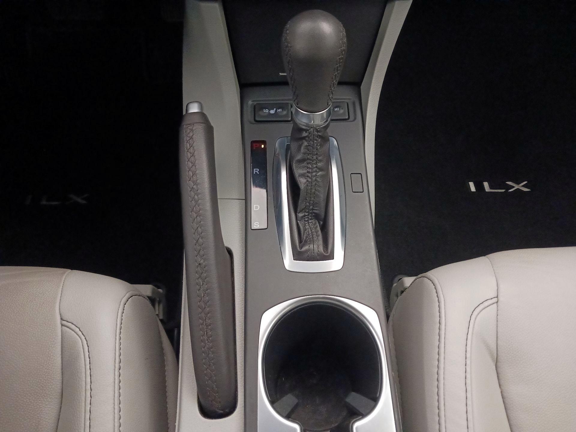 Thumbnail: 2022 Acura ILX - 17