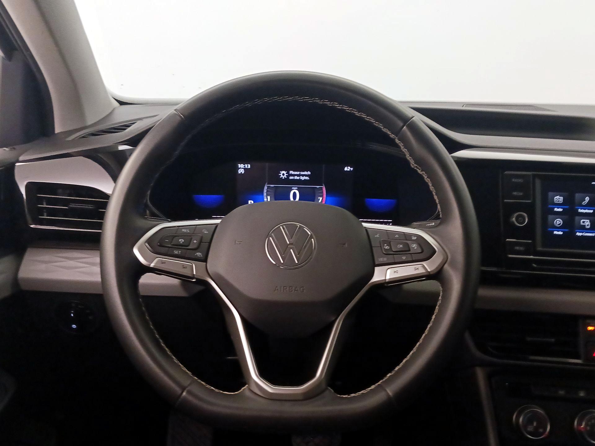 Thumbnail: 2022 Volkswagen Taos - 10