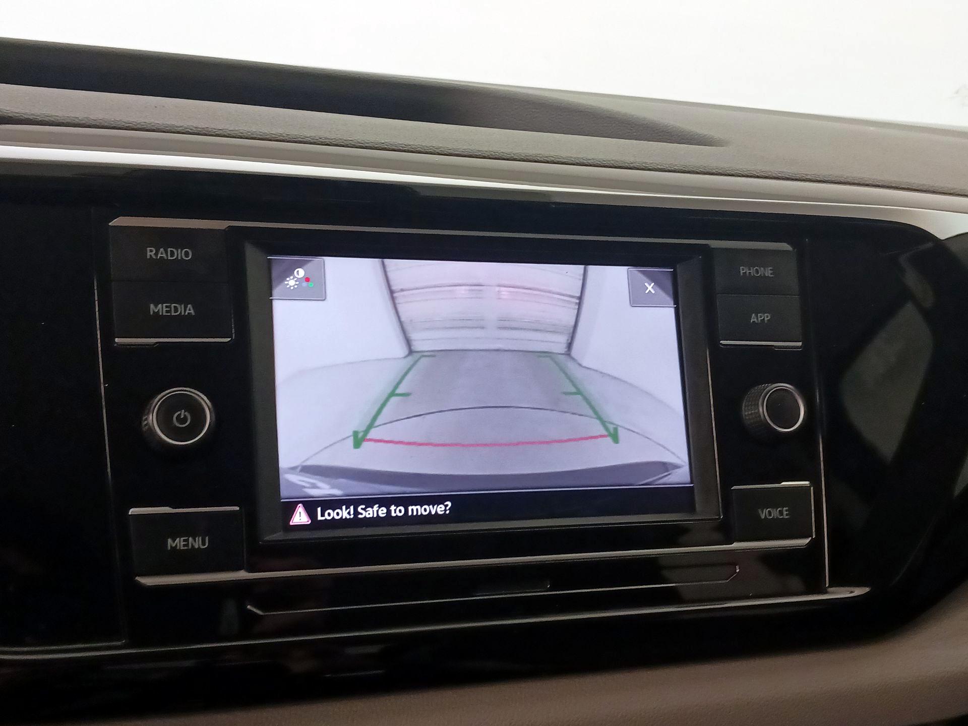 Thumbnail: 2022 Volkswagen Taos - 14