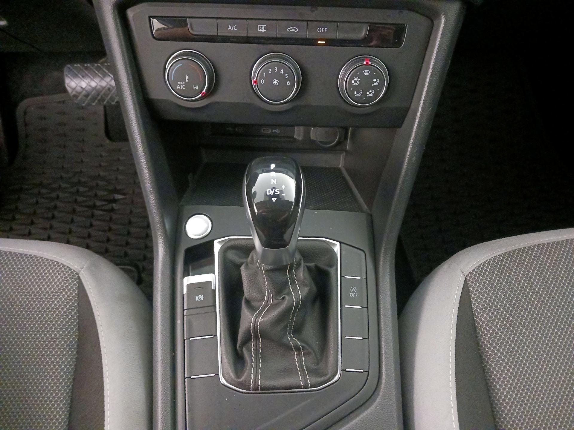 Thumbnail: 2022 Volkswagen Taos - 17