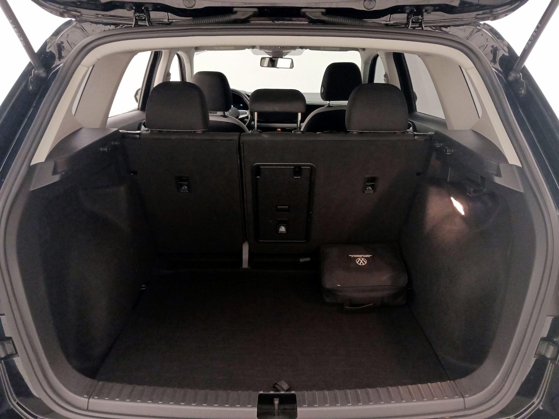 Thumbnail: 2022 Volkswagen Taos - 20