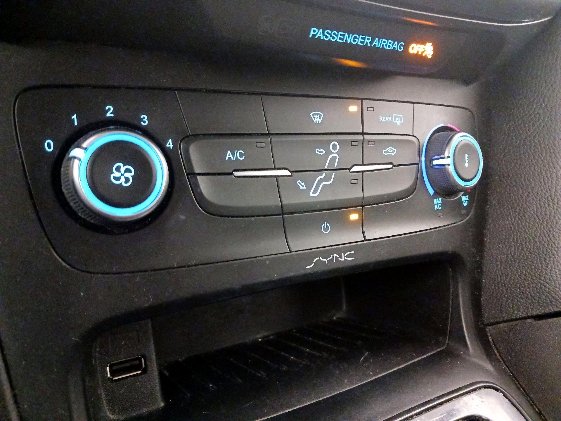 Thumbnail: 2016 Ford Focus - 16