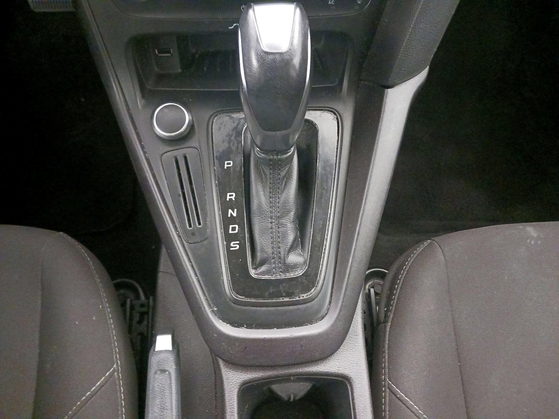 Thumbnail: 2016 Ford Focus - 17