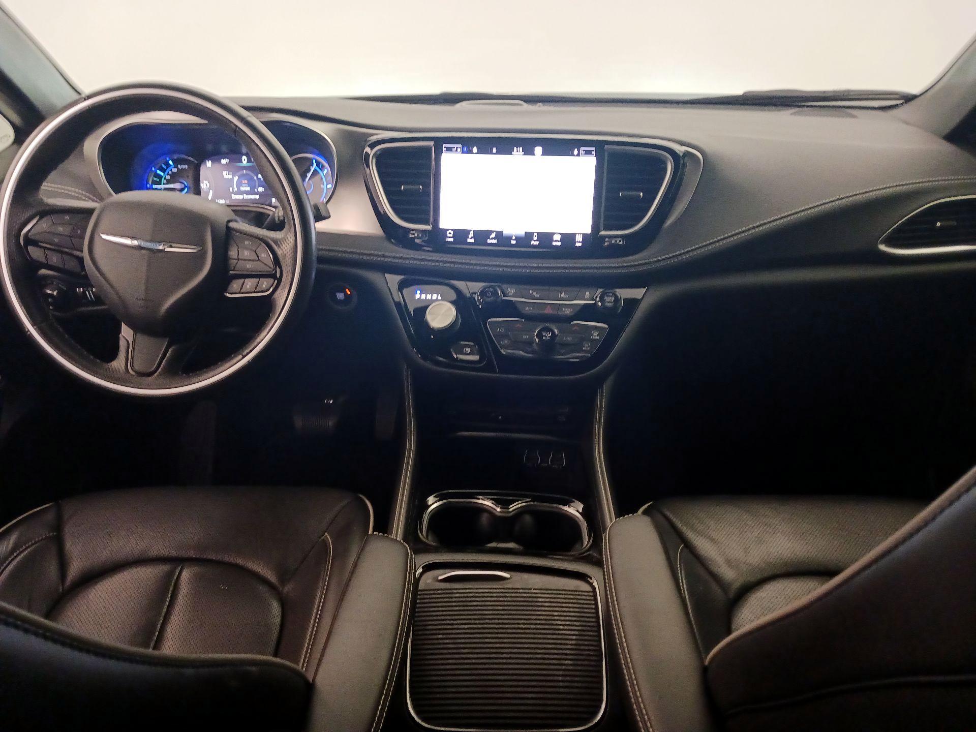 Thumbnail: 2021 Chrysler Pacifica - 9