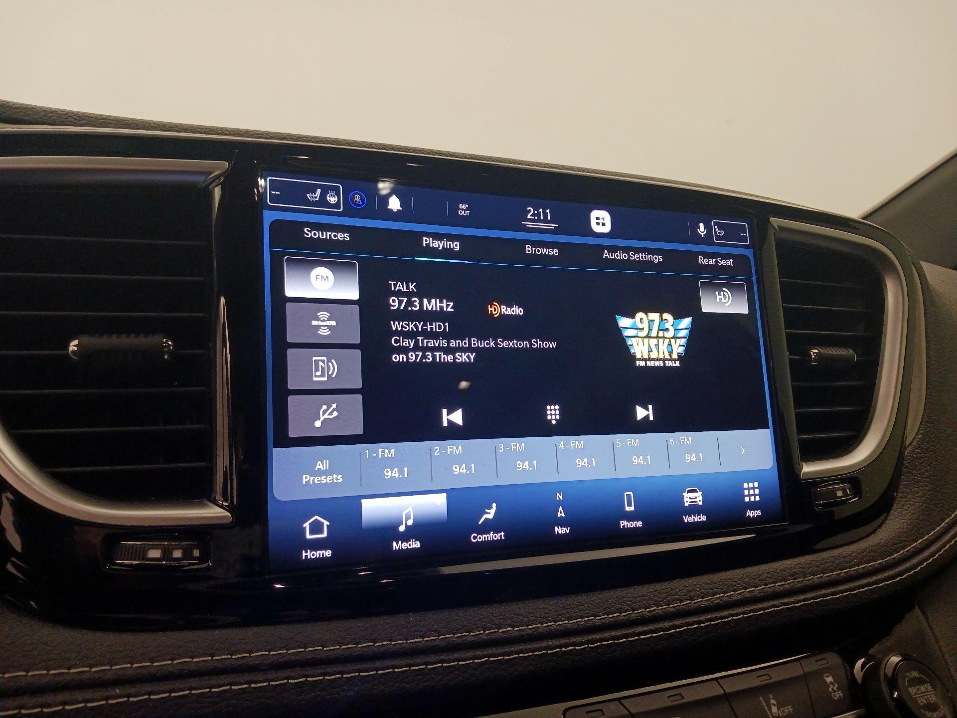 Thumbnail: 2021 Chrysler Pacifica - 16