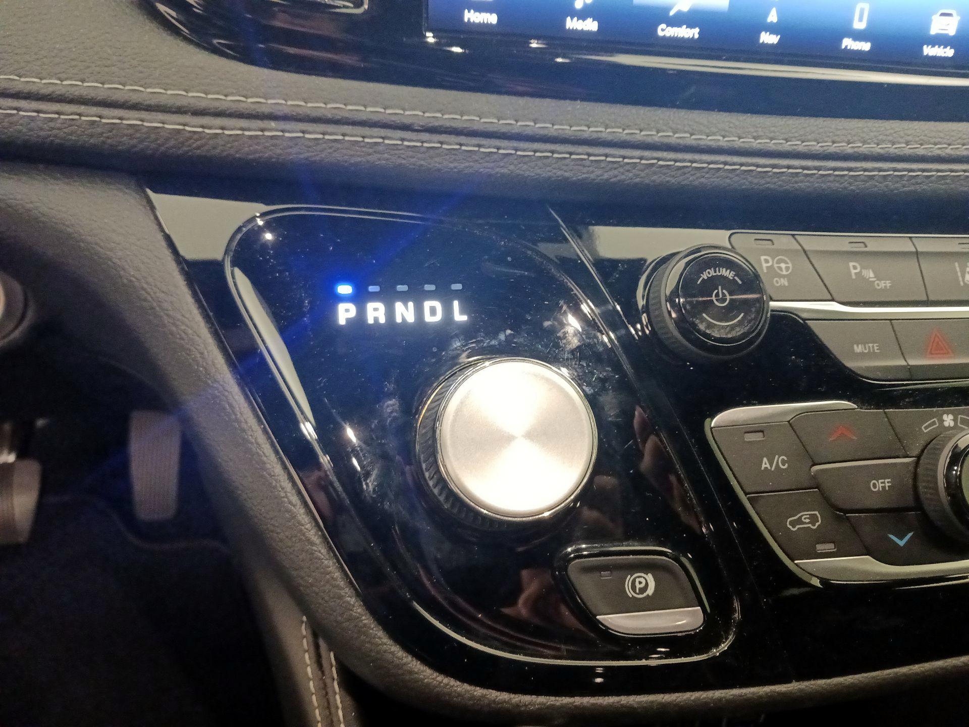 Thumbnail: 2021 Chrysler Pacifica - 18