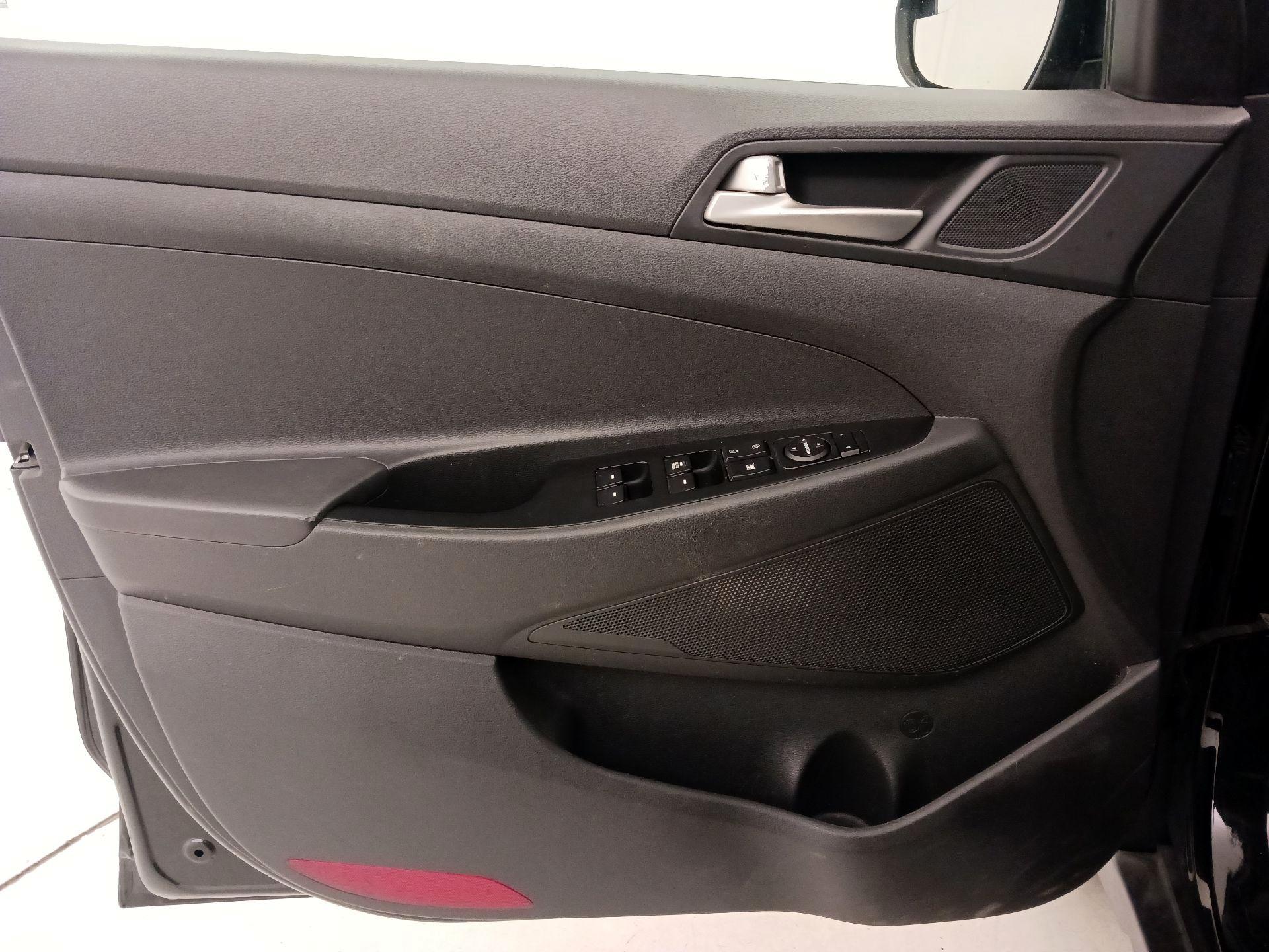 Thumbnail: 2019 Hyundai Tucson - 12