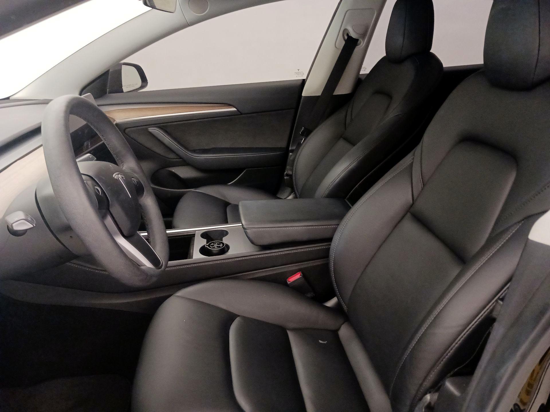 Thumbnail: 2022 Tesla Model 3 - 11