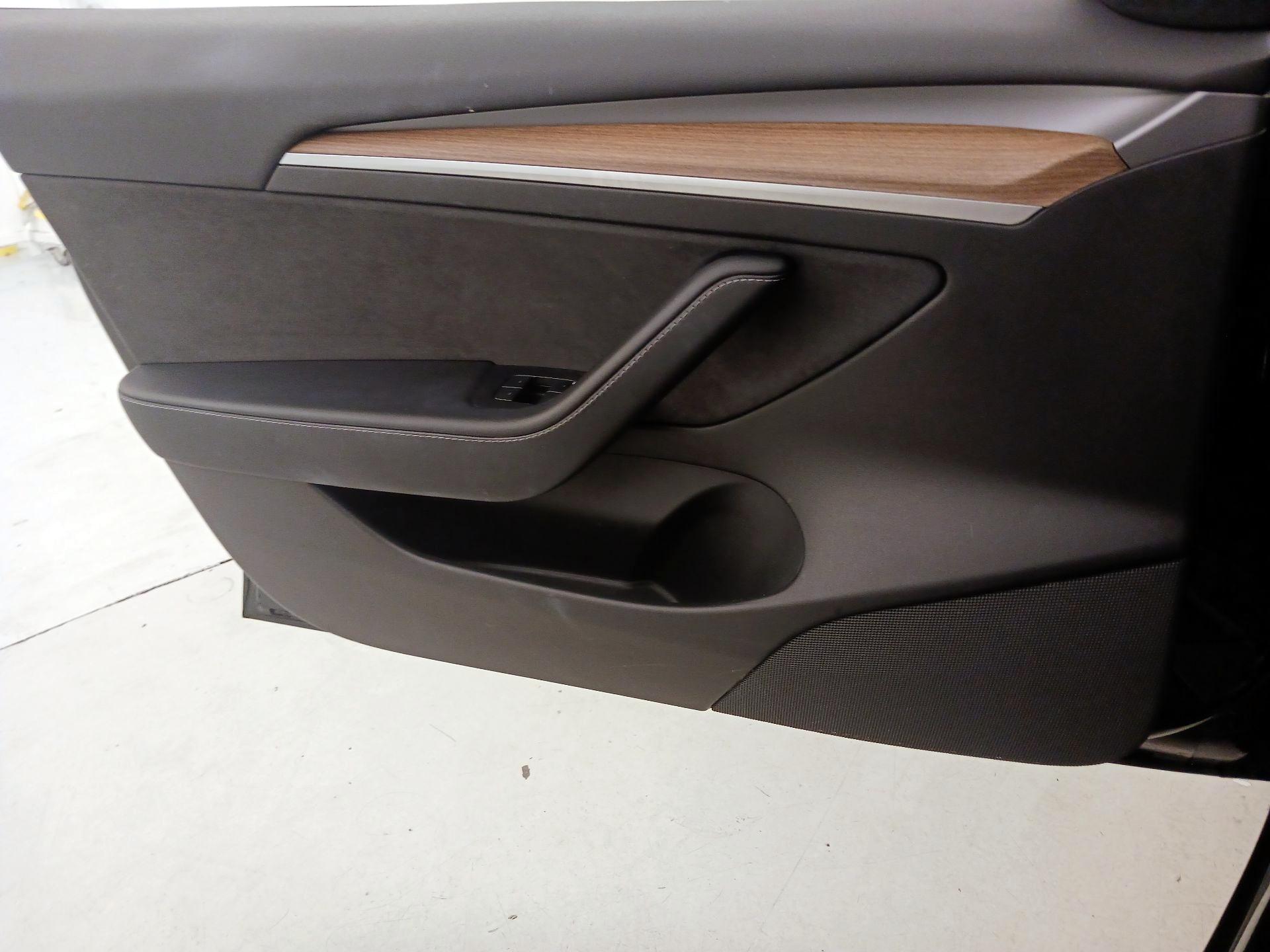 Thumbnail: 2022 Tesla Model 3 - 12