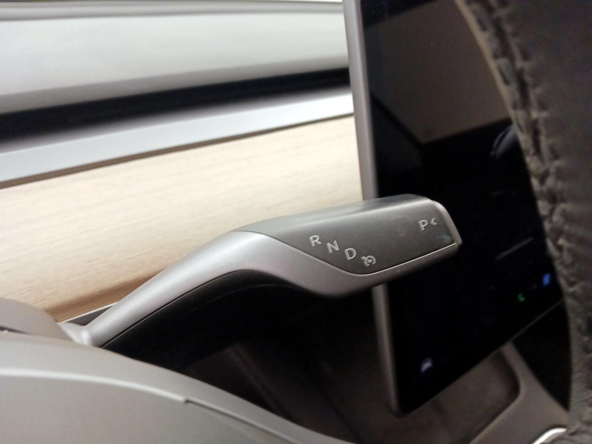 Thumbnail: 2022 Tesla Model 3 - 16