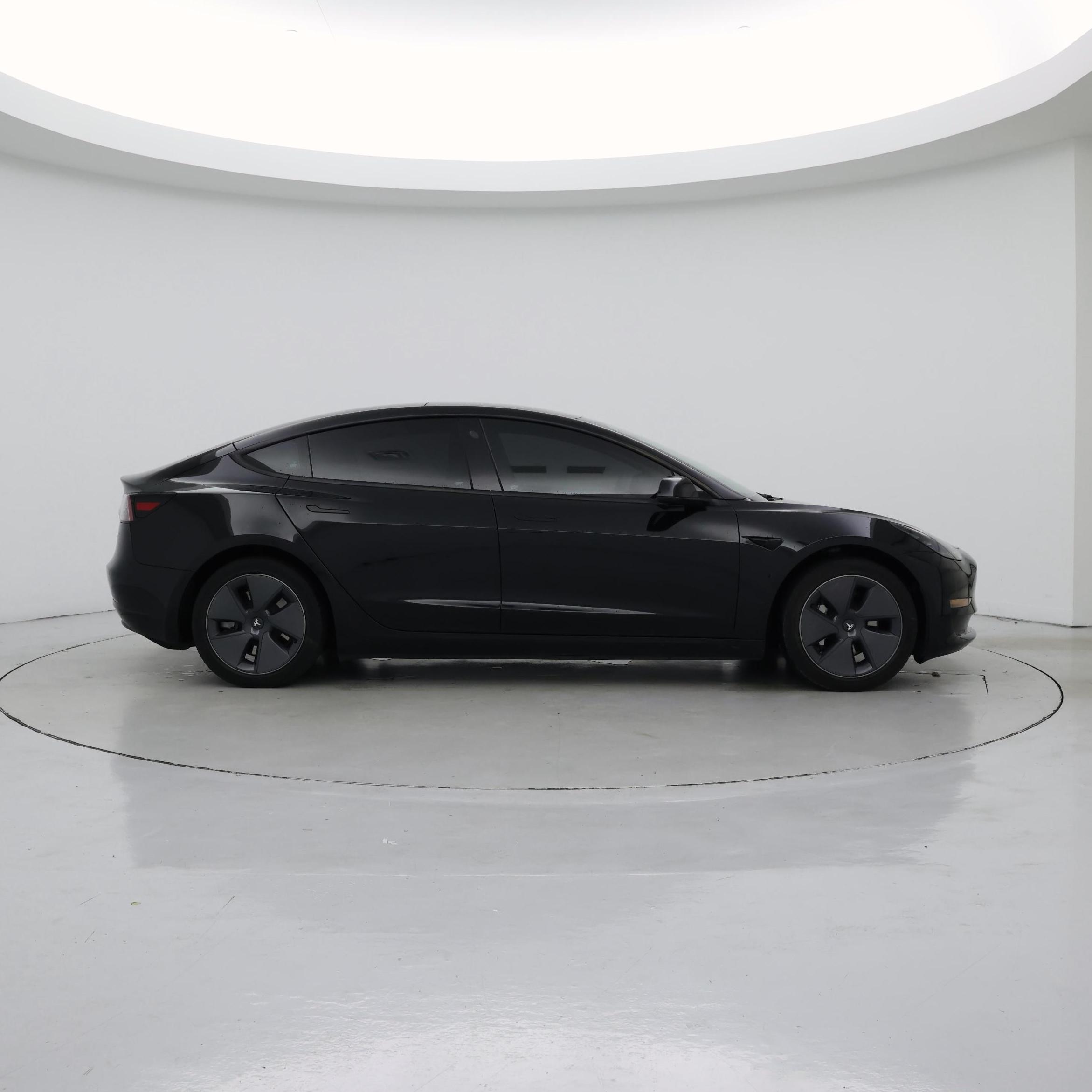 Thumbnail: 2022 Tesla Model 3 - 7