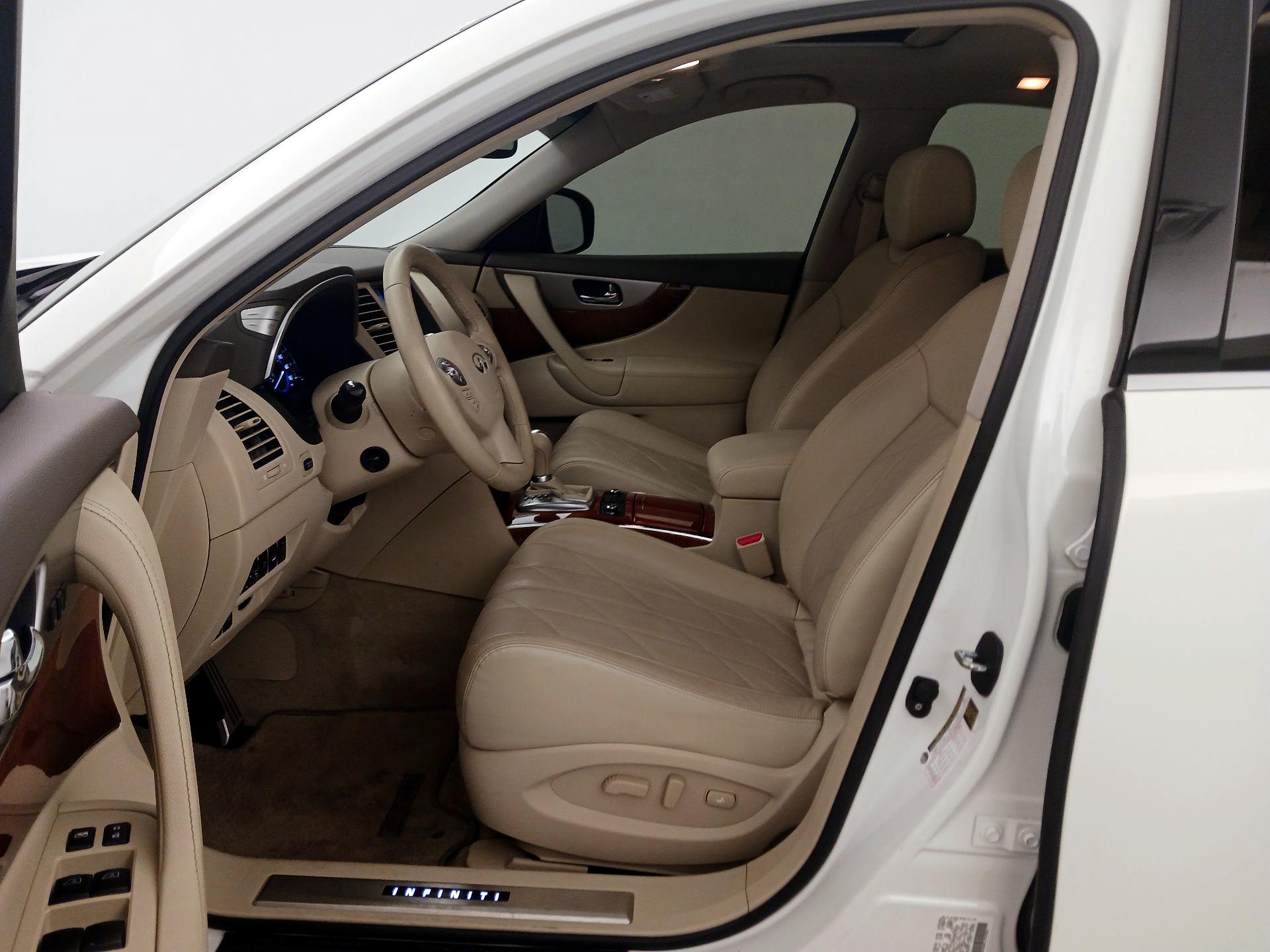 Thumbnail: 2016 INFINITI QX70 - 11