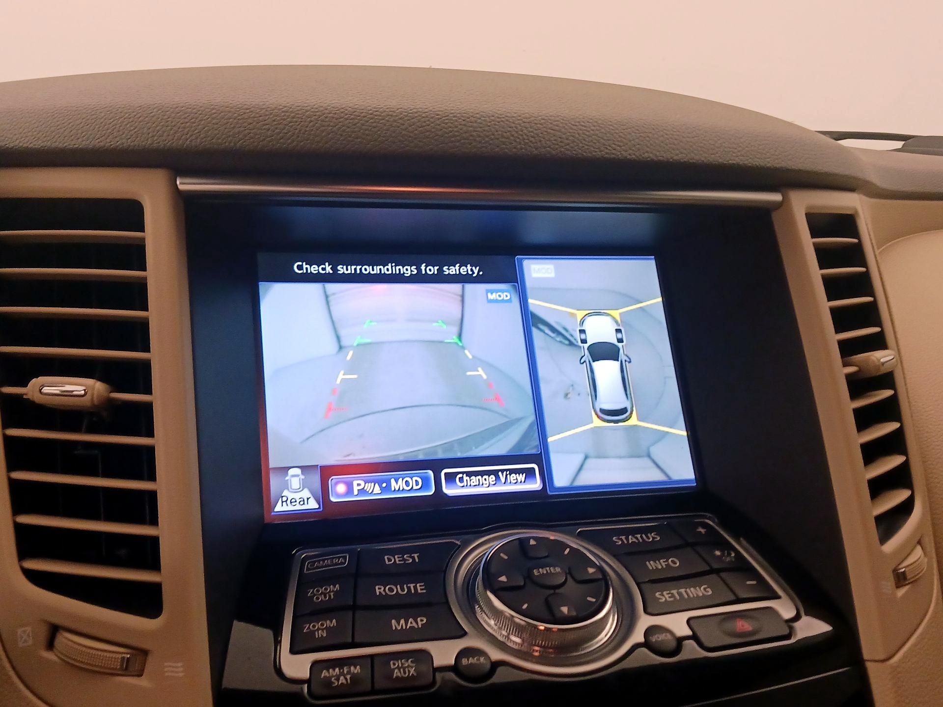 Thumbnail: 2016 INFINITI QX70 - 15