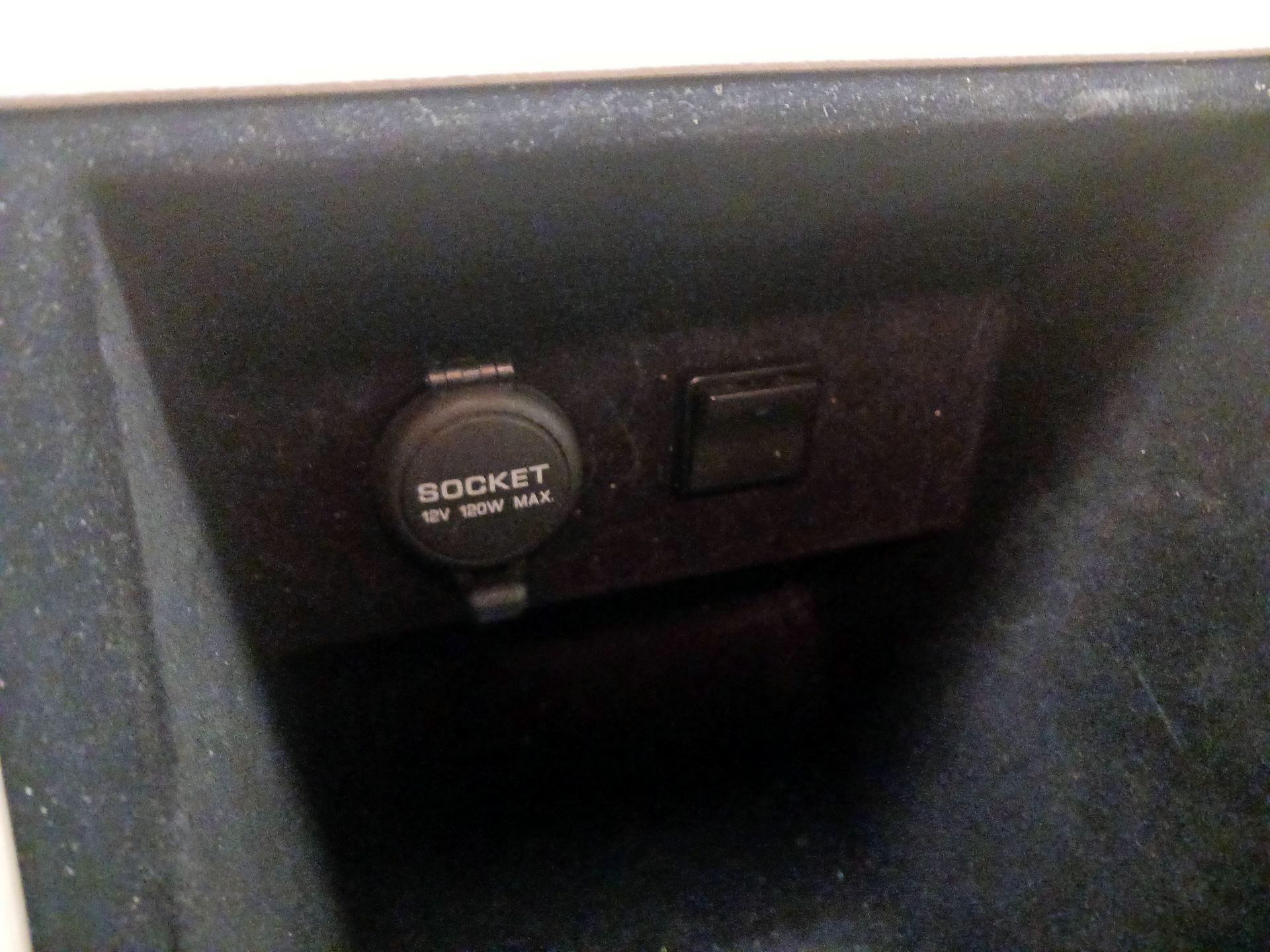 Thumbnail: 2016 INFINITI QX70 - 19