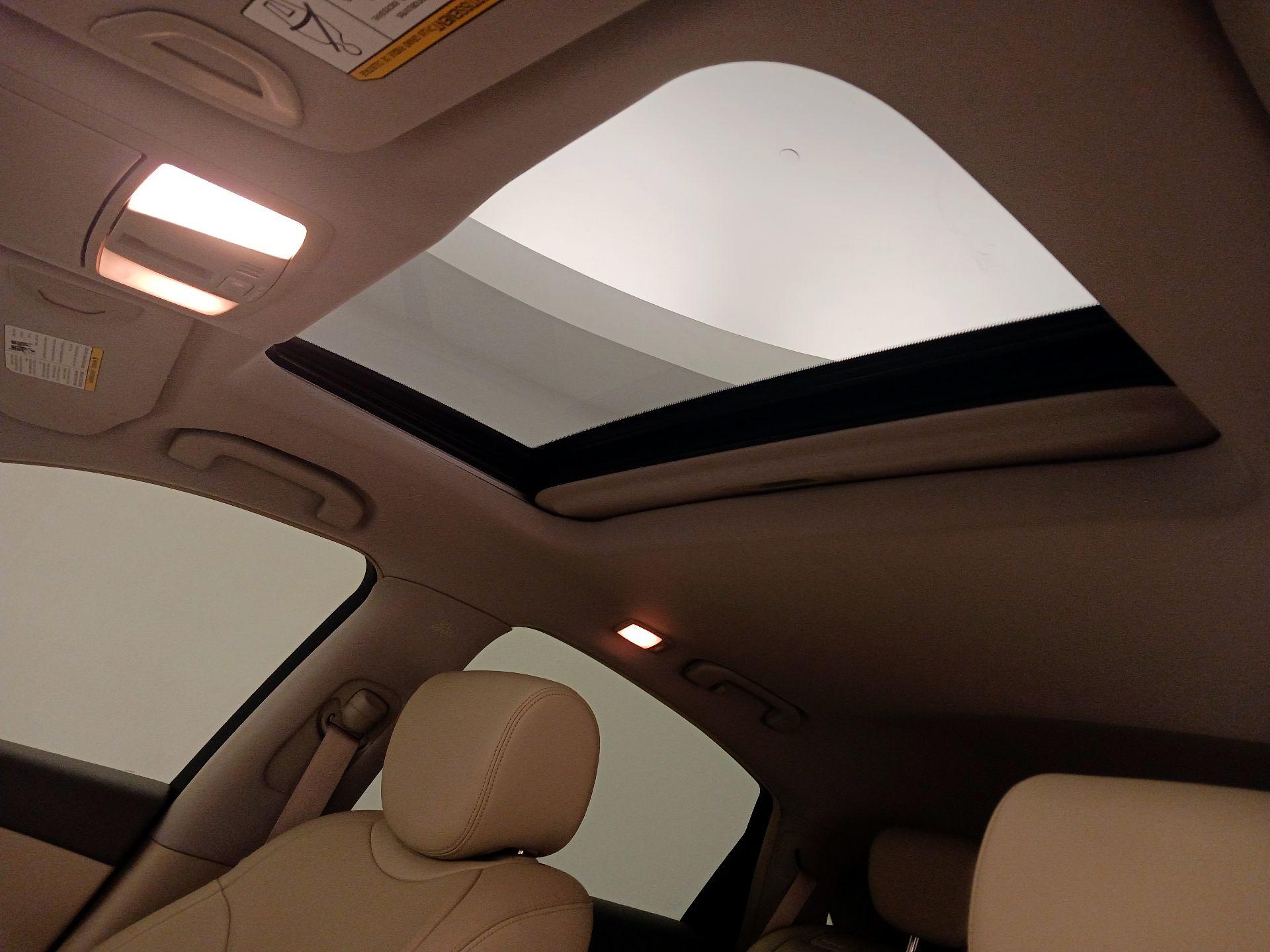 Thumbnail: 2016 INFINITI QX70 - 20