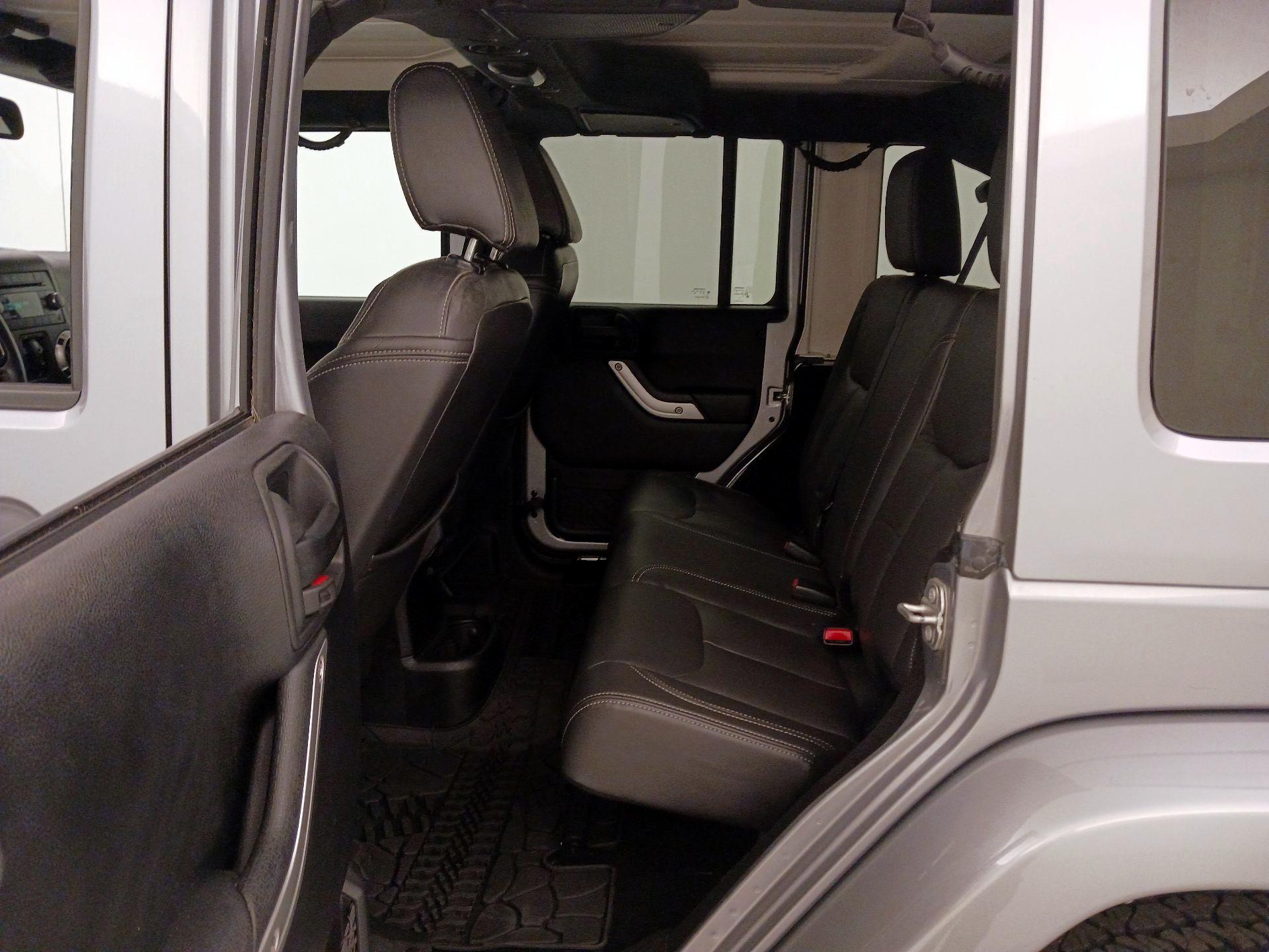 Thumbnail: 2016 Jeep Wrangler - 17