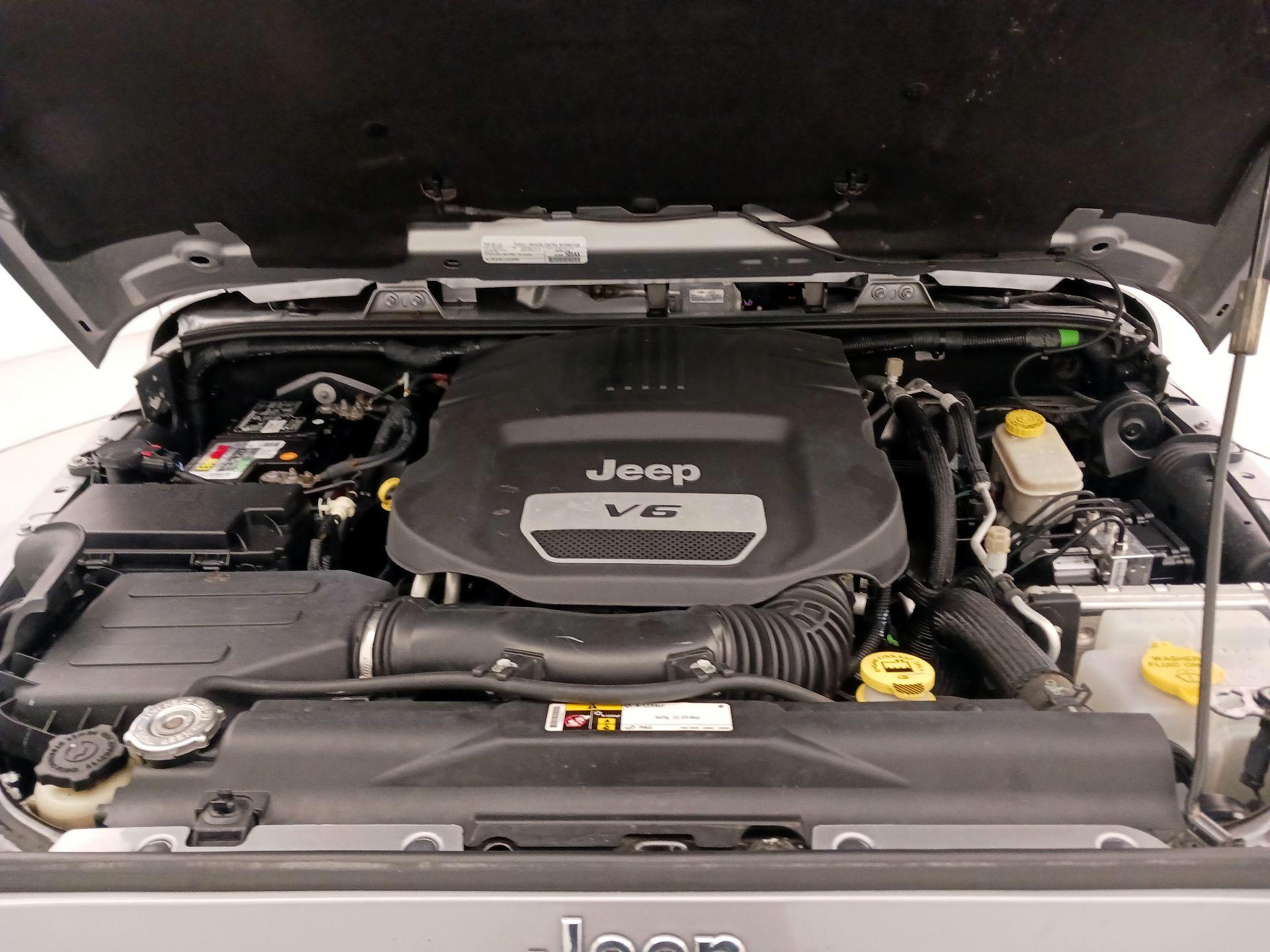 Thumbnail: 2016 Jeep Wrangler - 19