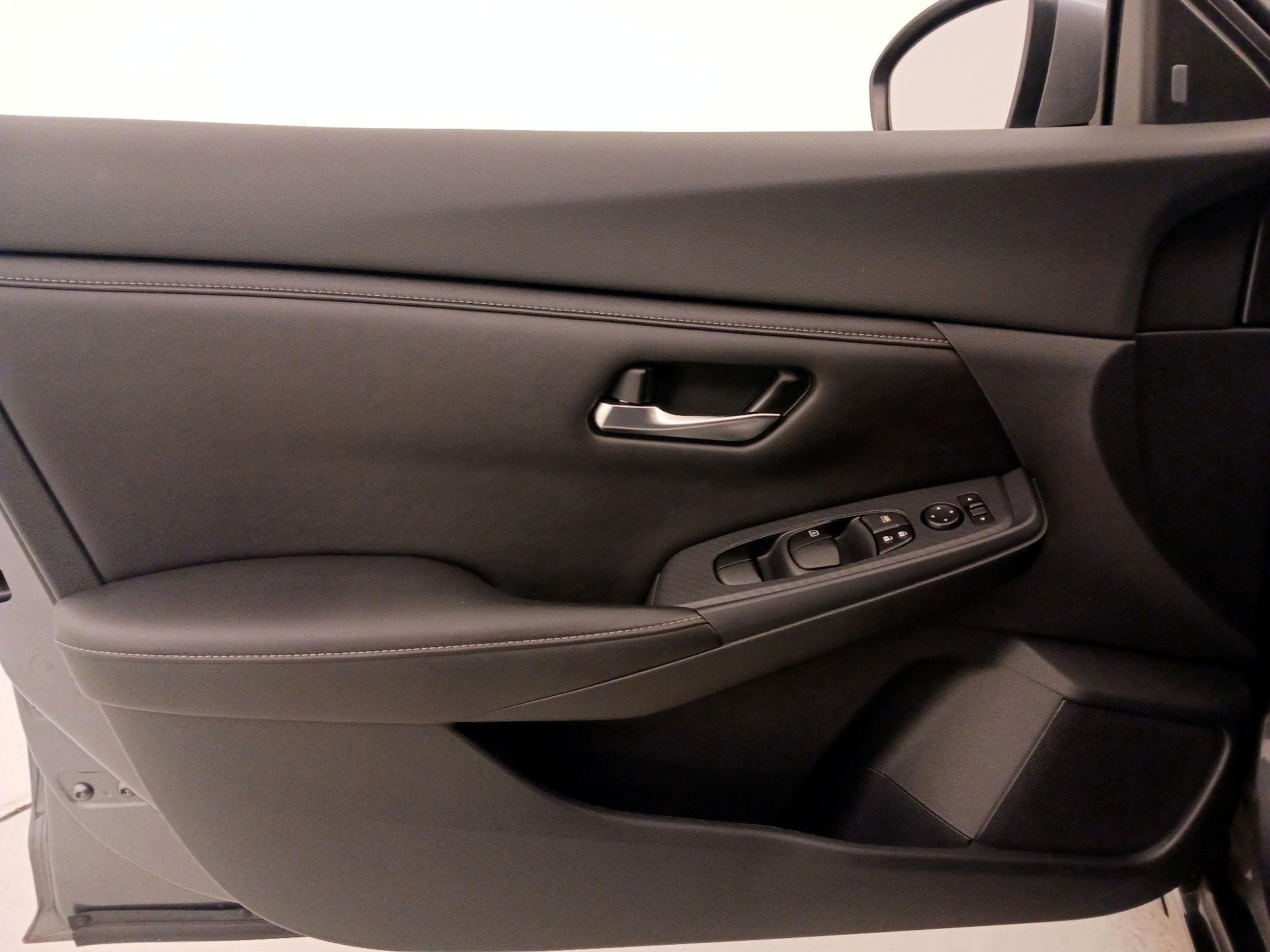 Thumbnail: 2020 Nissan Sentra - 12