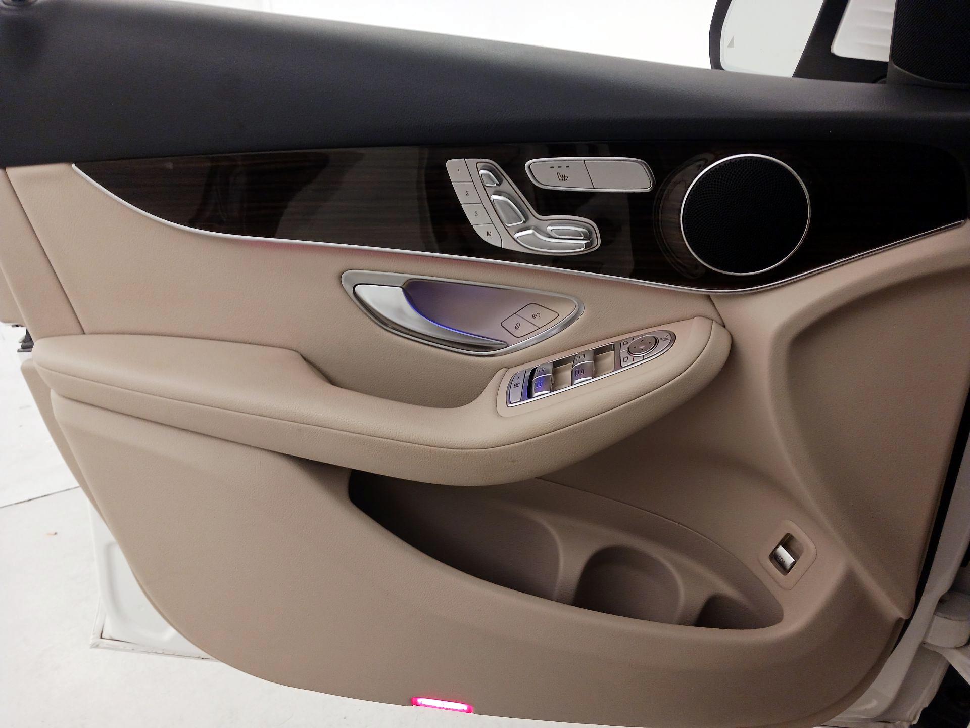 Thumbnail: 2022 Mercedes-Benz GLC - 12