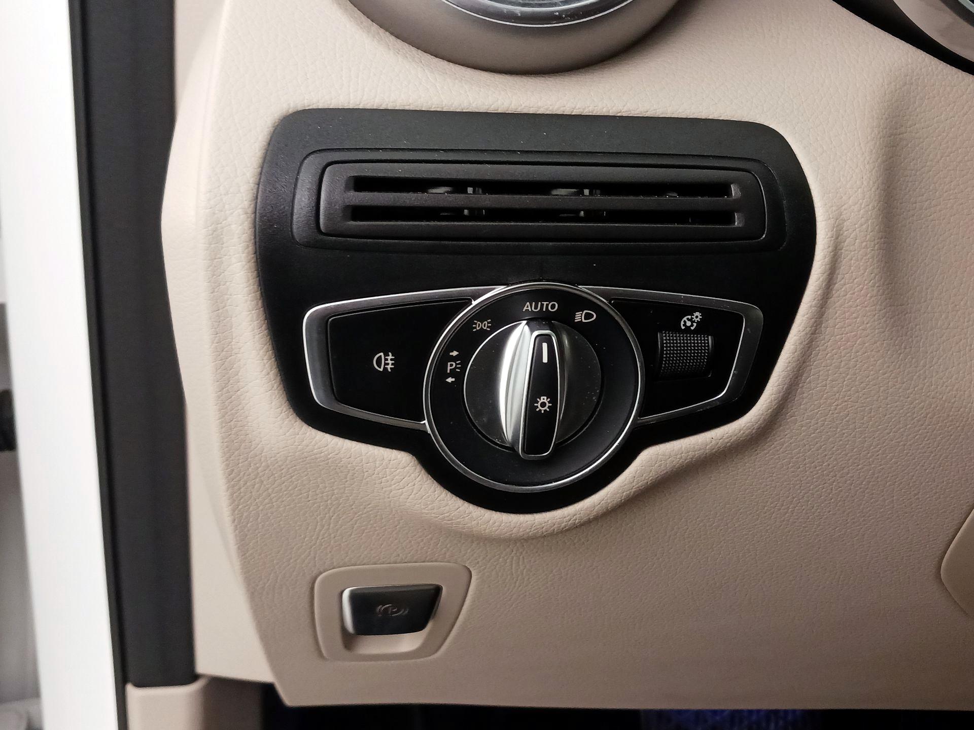 Thumbnail: 2022 Mercedes-Benz GLC - 13