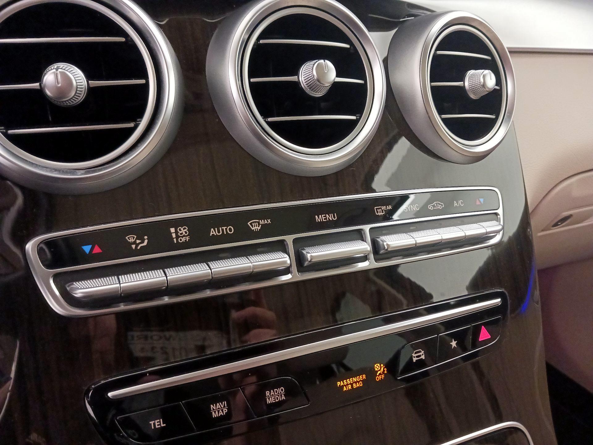 Thumbnail: 2022 Mercedes-Benz GLC - 16