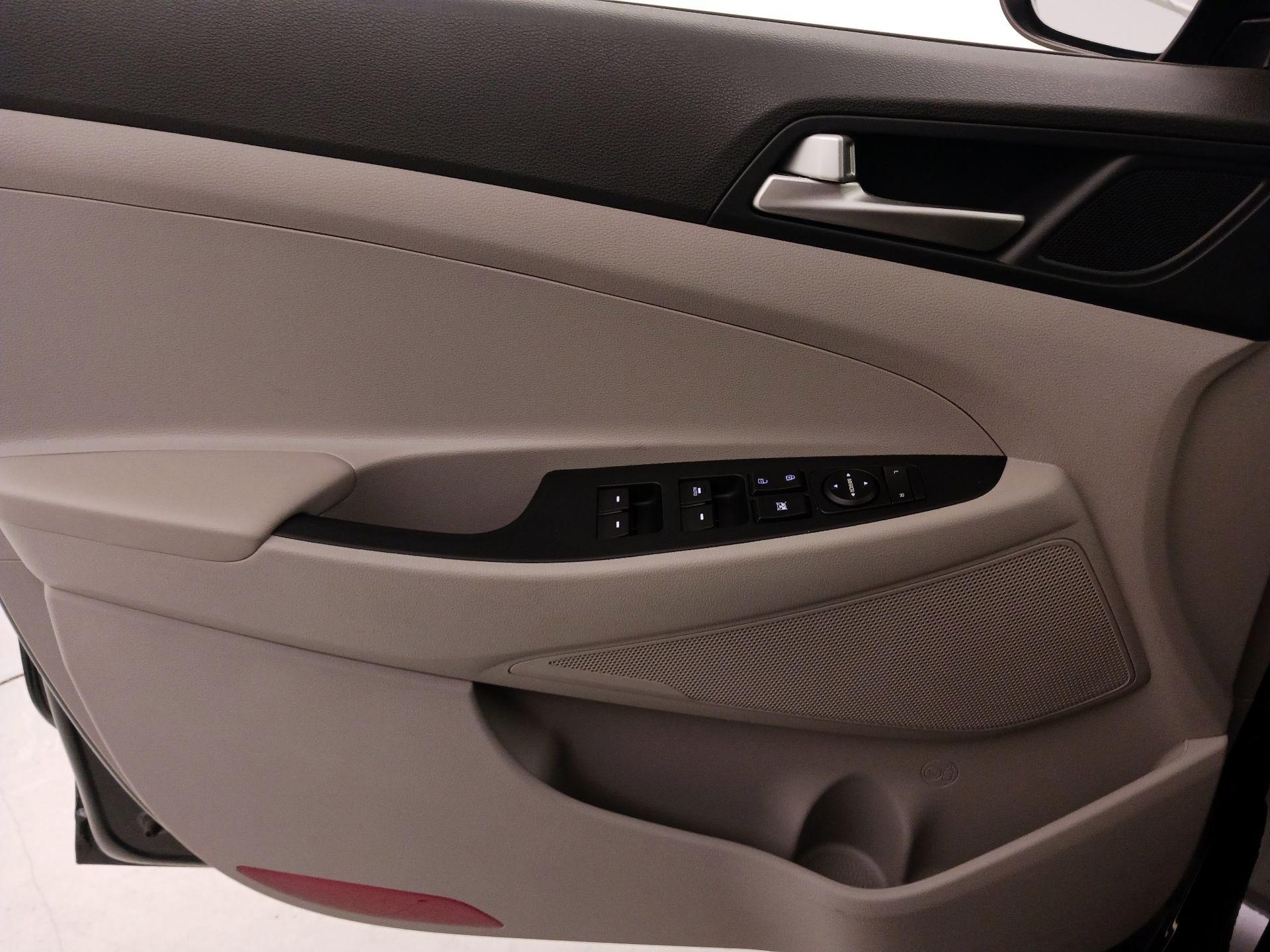 Thumbnail: 2020 Hyundai Tucson - 12