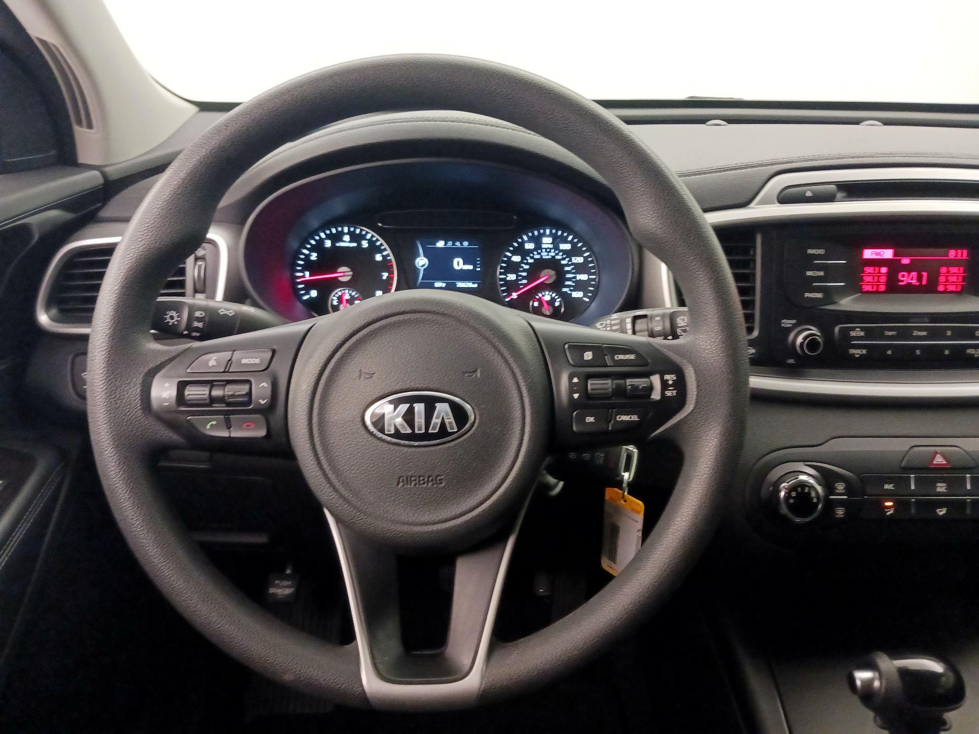 Thumbnail: 2017 Kia Sorento - 10