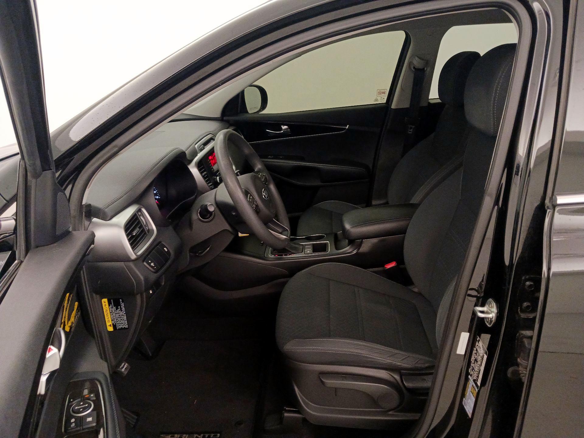 Thumbnail: 2017 Kia Sorento - 11