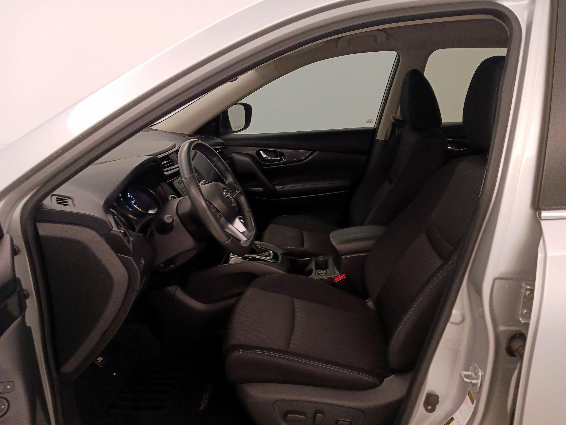 Thumbnail: 2017 Nissan Rogue - 11