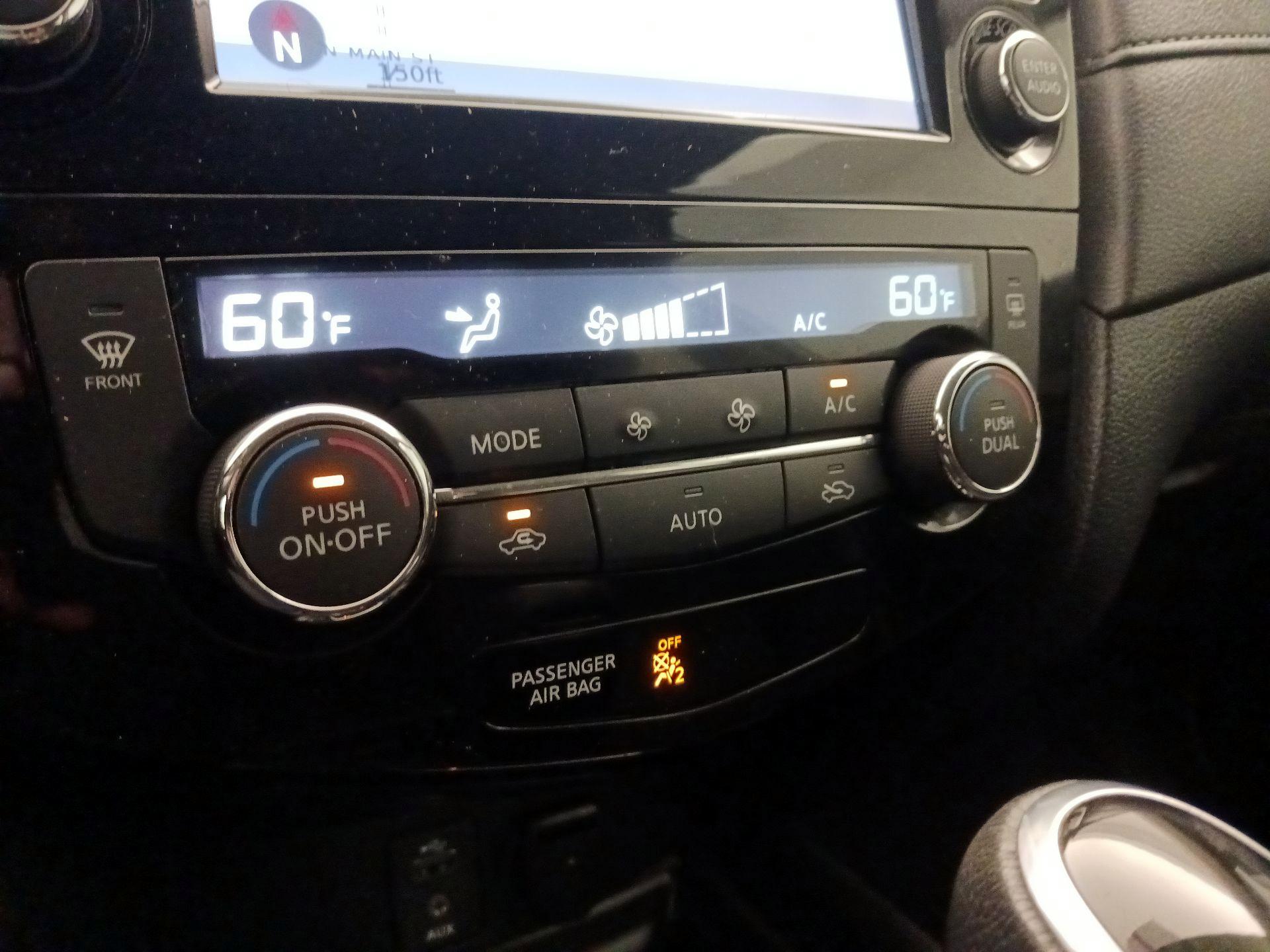 Thumbnail: 2017 Nissan Rogue - 17