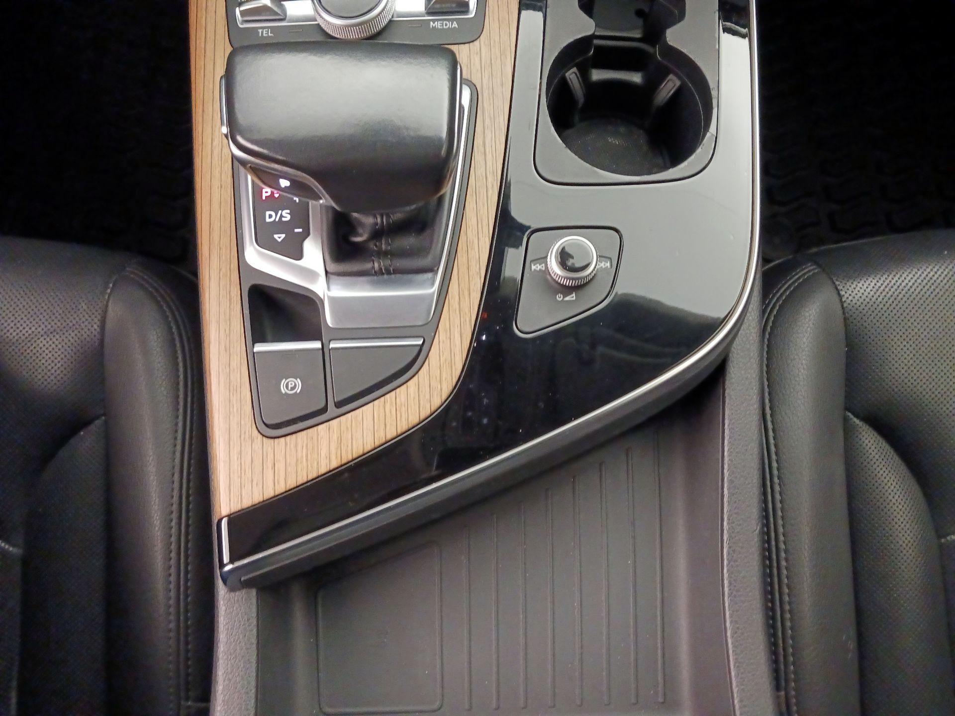 Thumbnail: 2018 Audi Q7 - 18