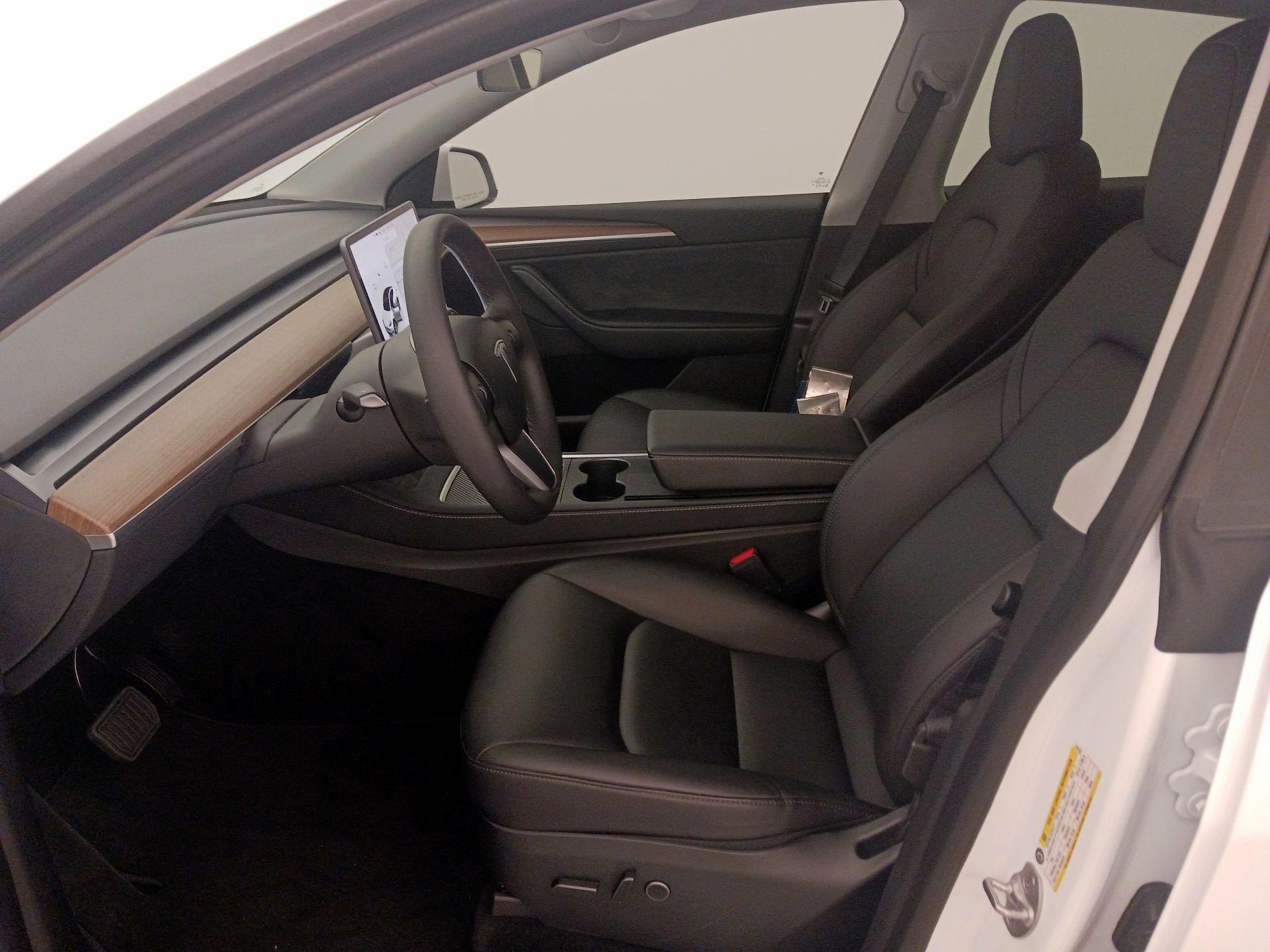 Thumbnail: 2023 Tesla Model Y - 11