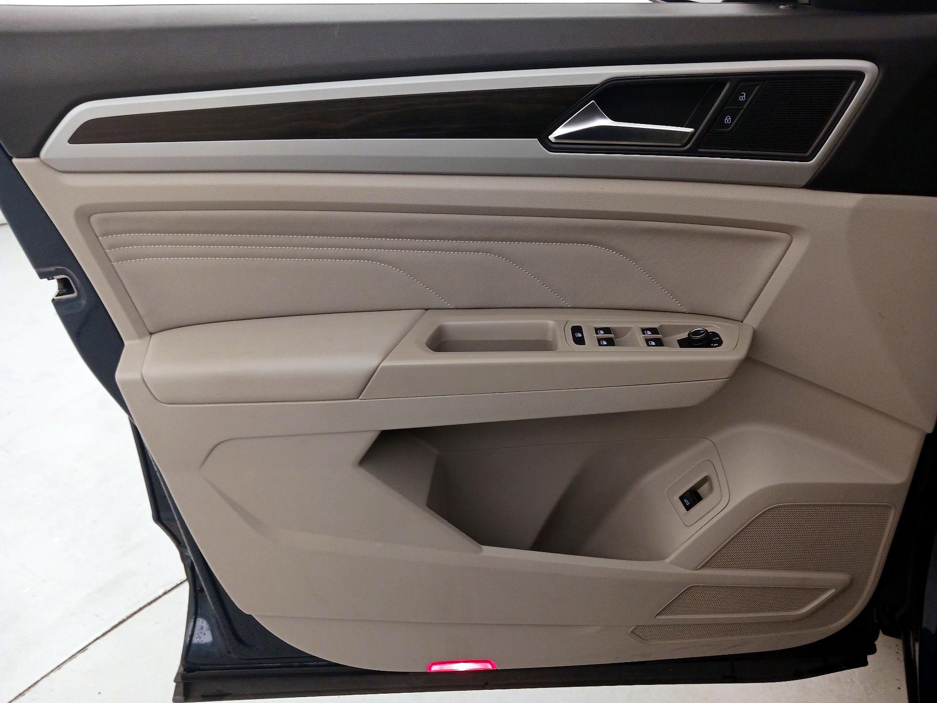 Thumbnail: 2021 Volkswagen Atlas - 12