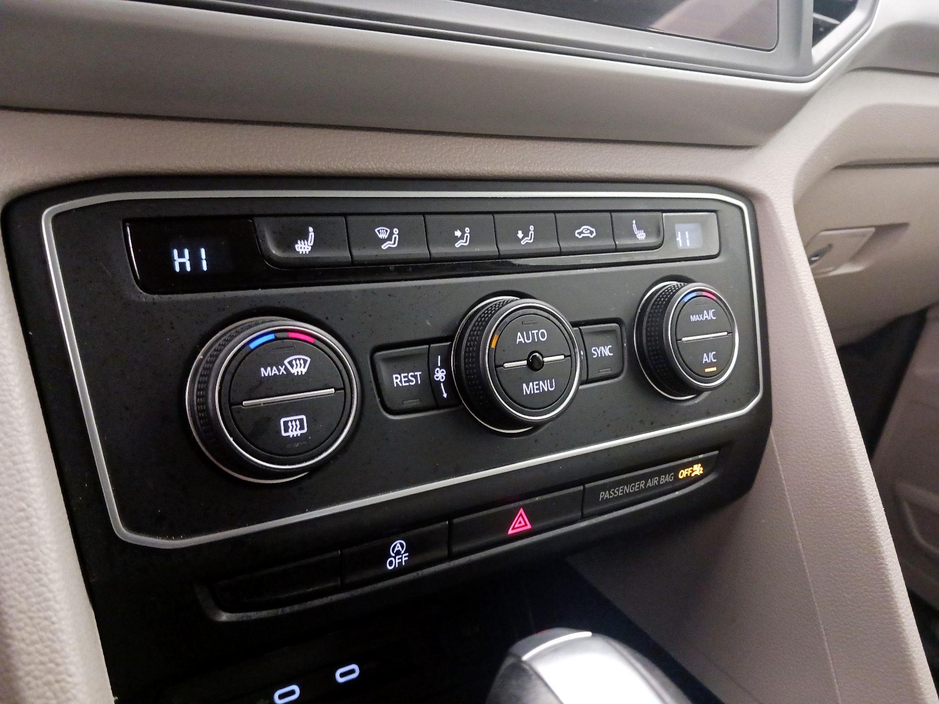 Thumbnail: 2021 Volkswagen Atlas - 16