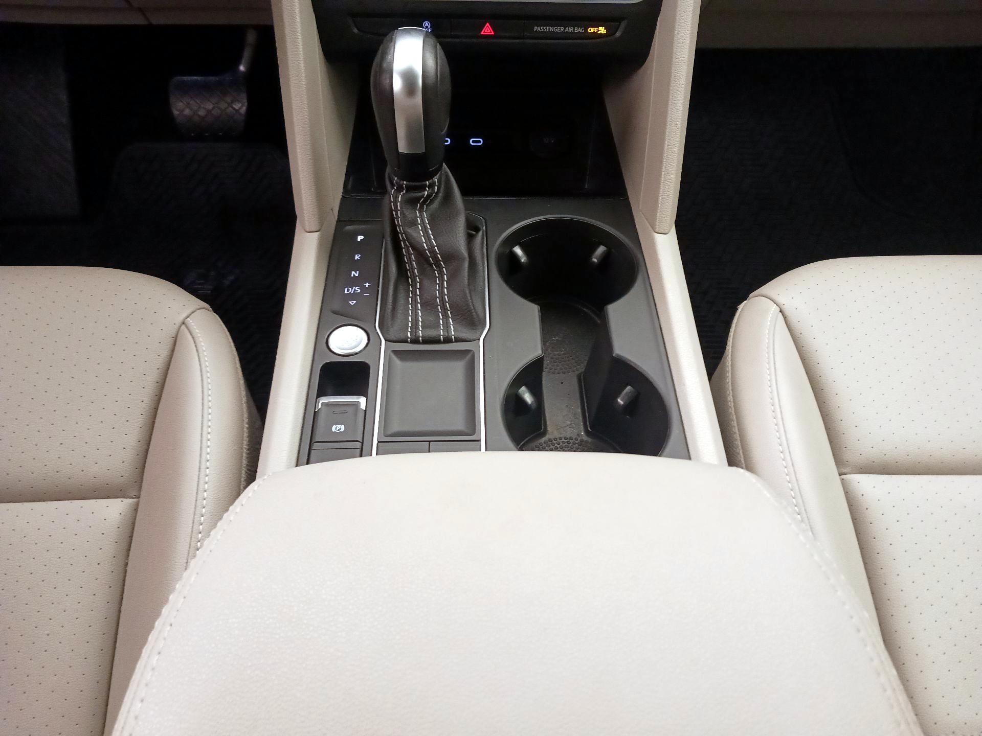 Thumbnail: 2021 Volkswagen Atlas - 17